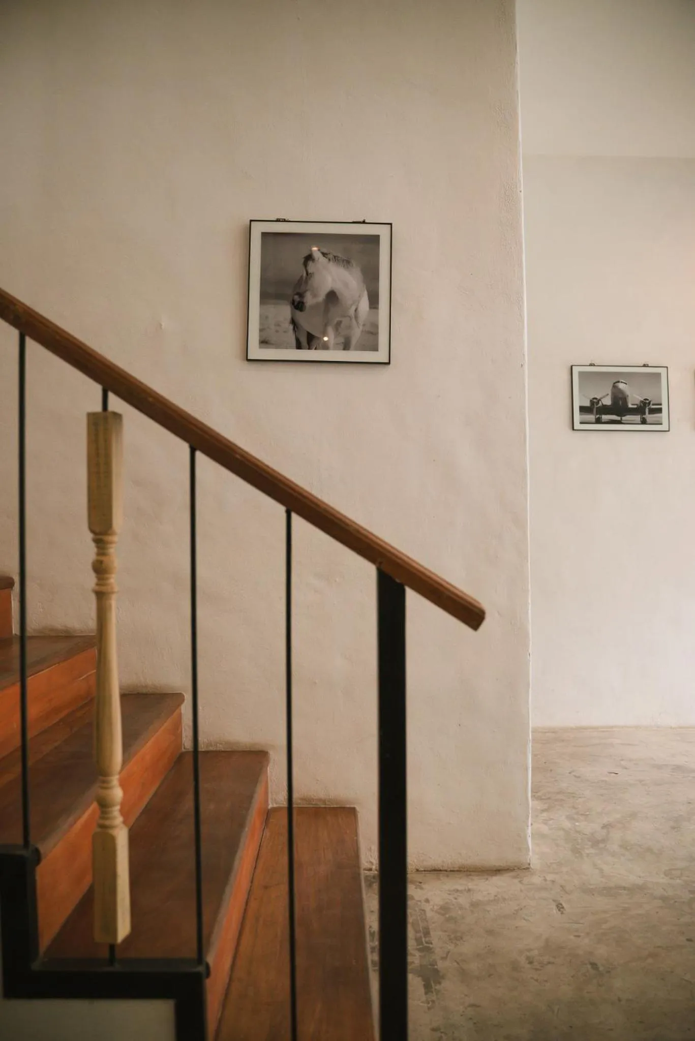 White Wall Riverfront Hotel