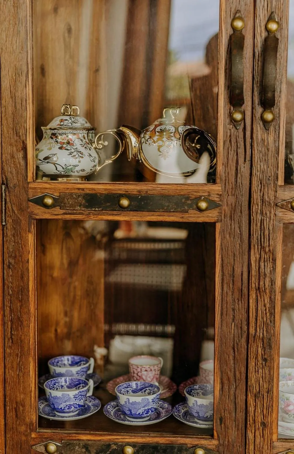 Day in White Wall Riverfront Hotel