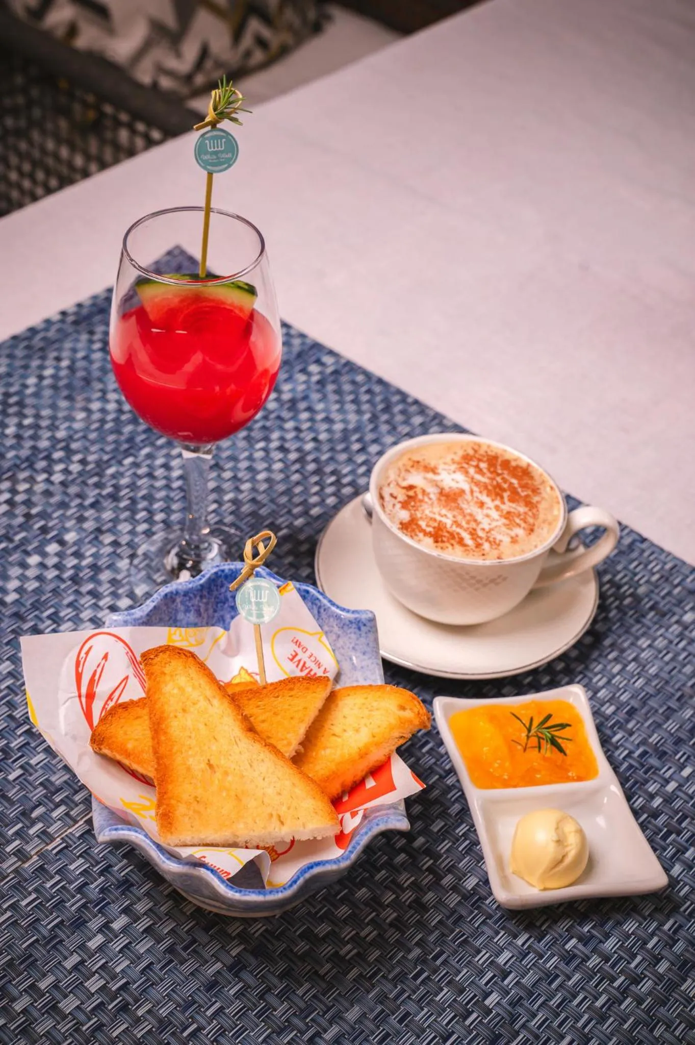 White Wall Riverfront Hotel