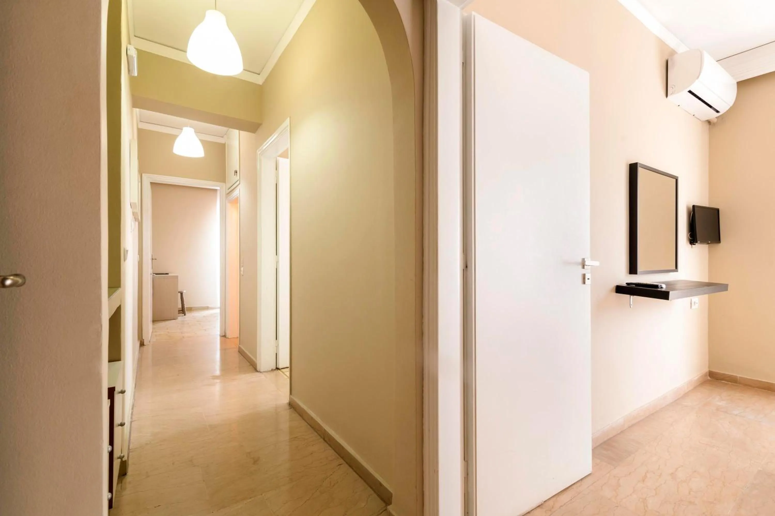 TV and multimedia in Lefka Hotel & Apartments