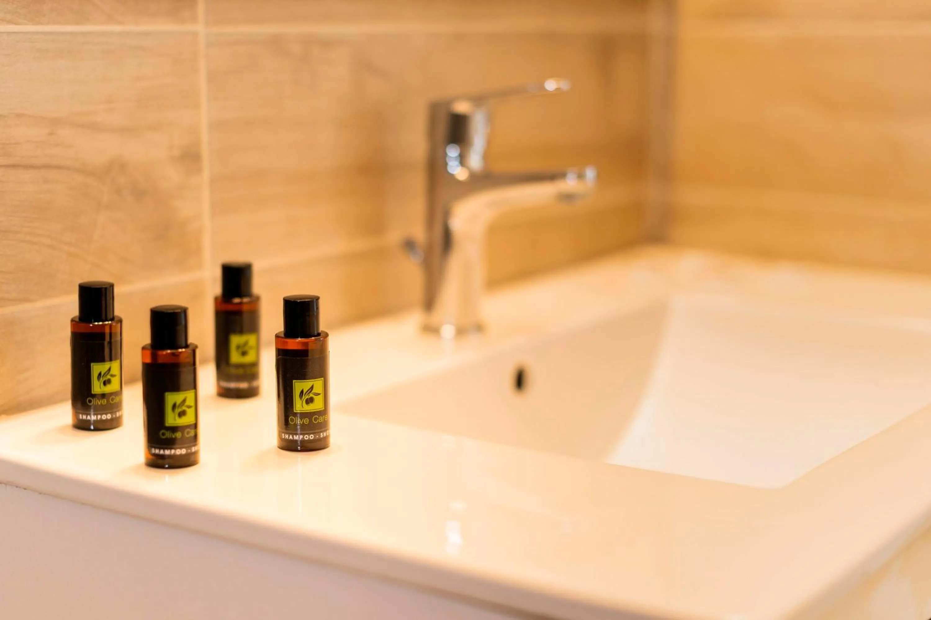 Bathroom in Lefka Hotel & Apartments