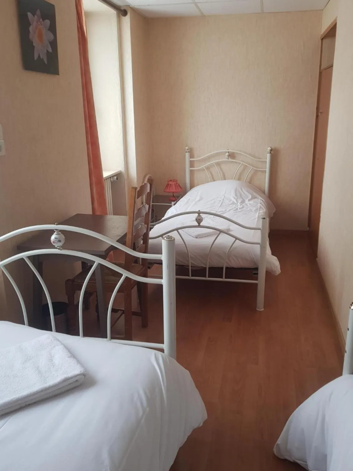 Bedroom, Bed in Hôtel des Cévennes