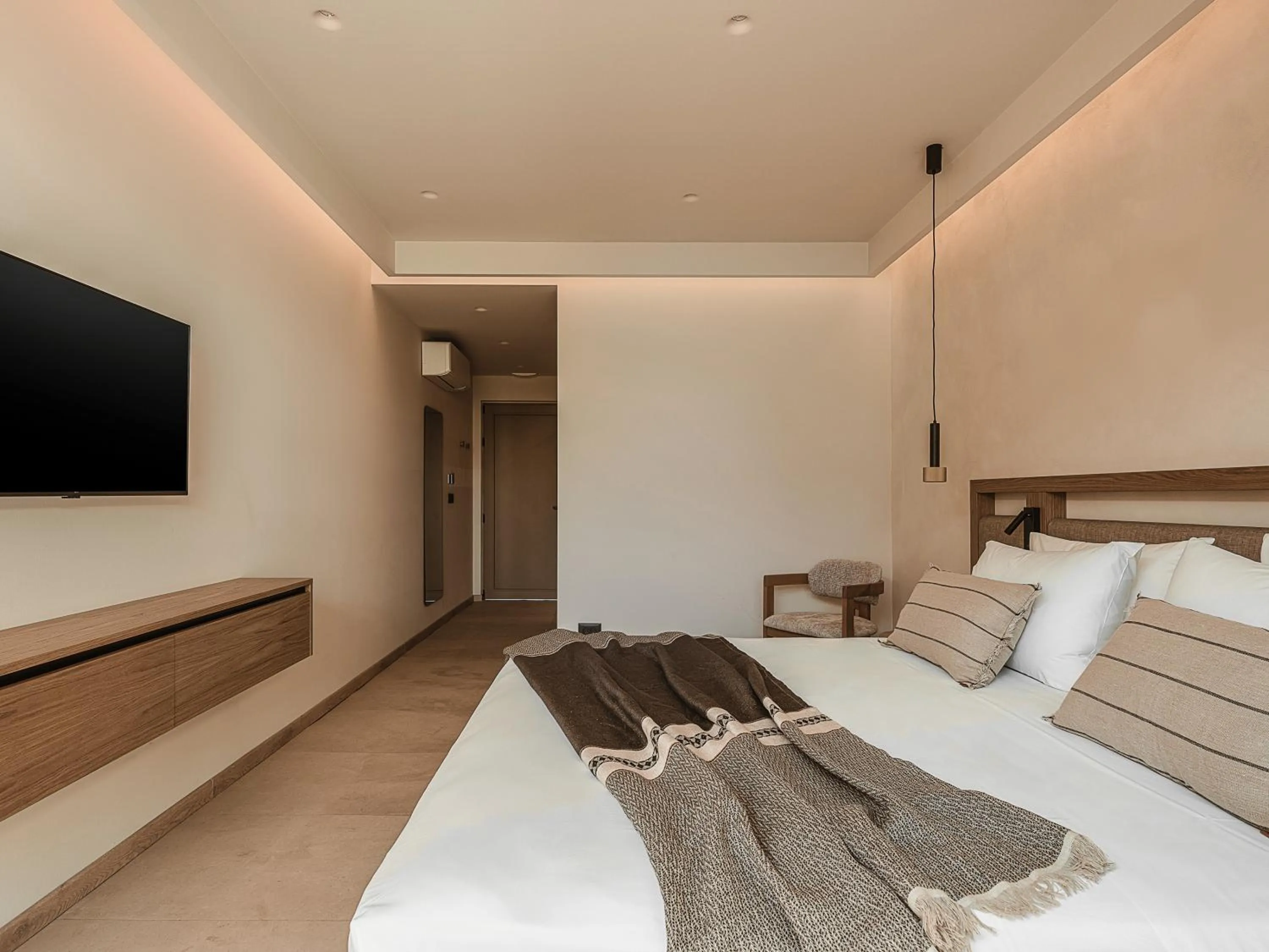 Photo of the whole room, Bed in Mitsis Bali Paradise