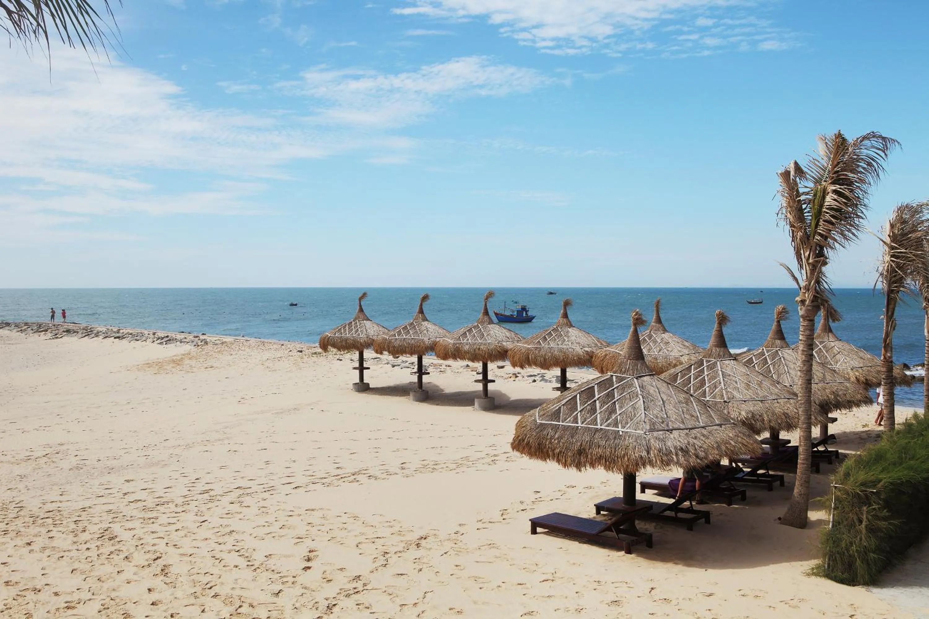 Beach in Poshanu Boutique Resort