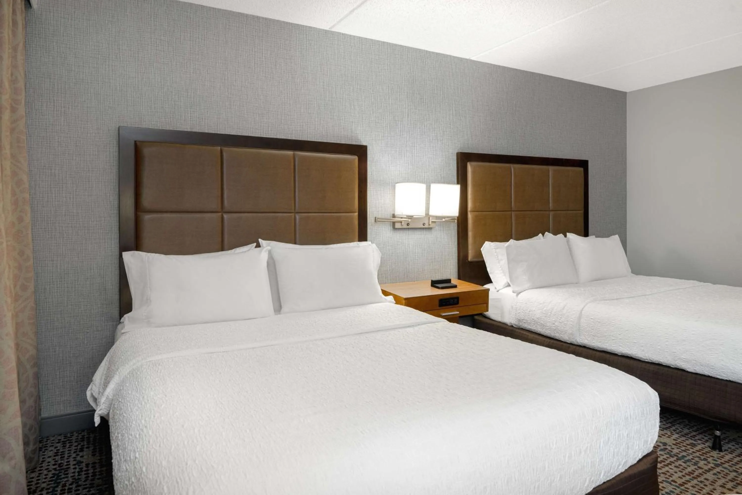 Bed in Hampton Inn Tallahassee-Central