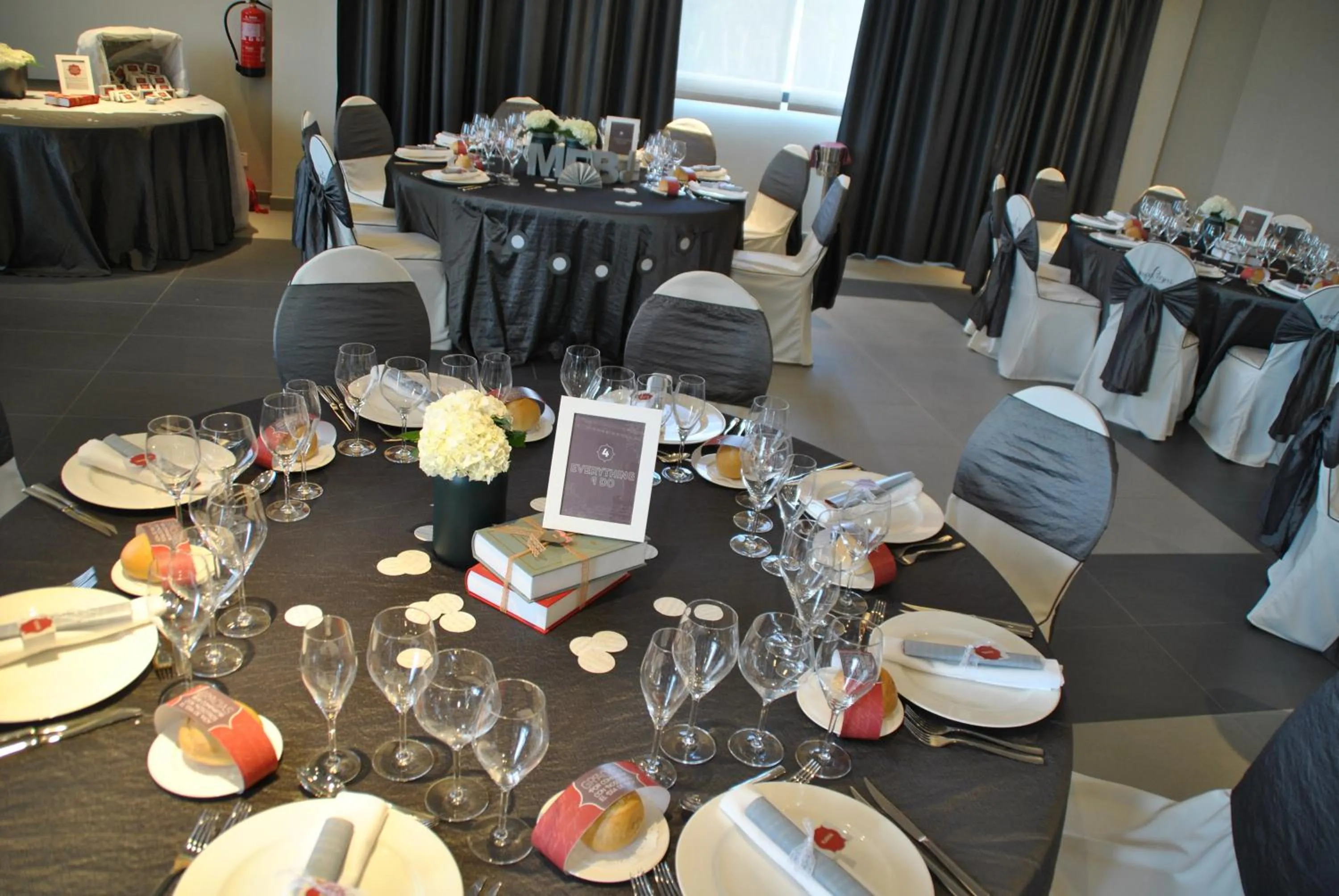 Banquet/Function facilities in Brea's Hotel