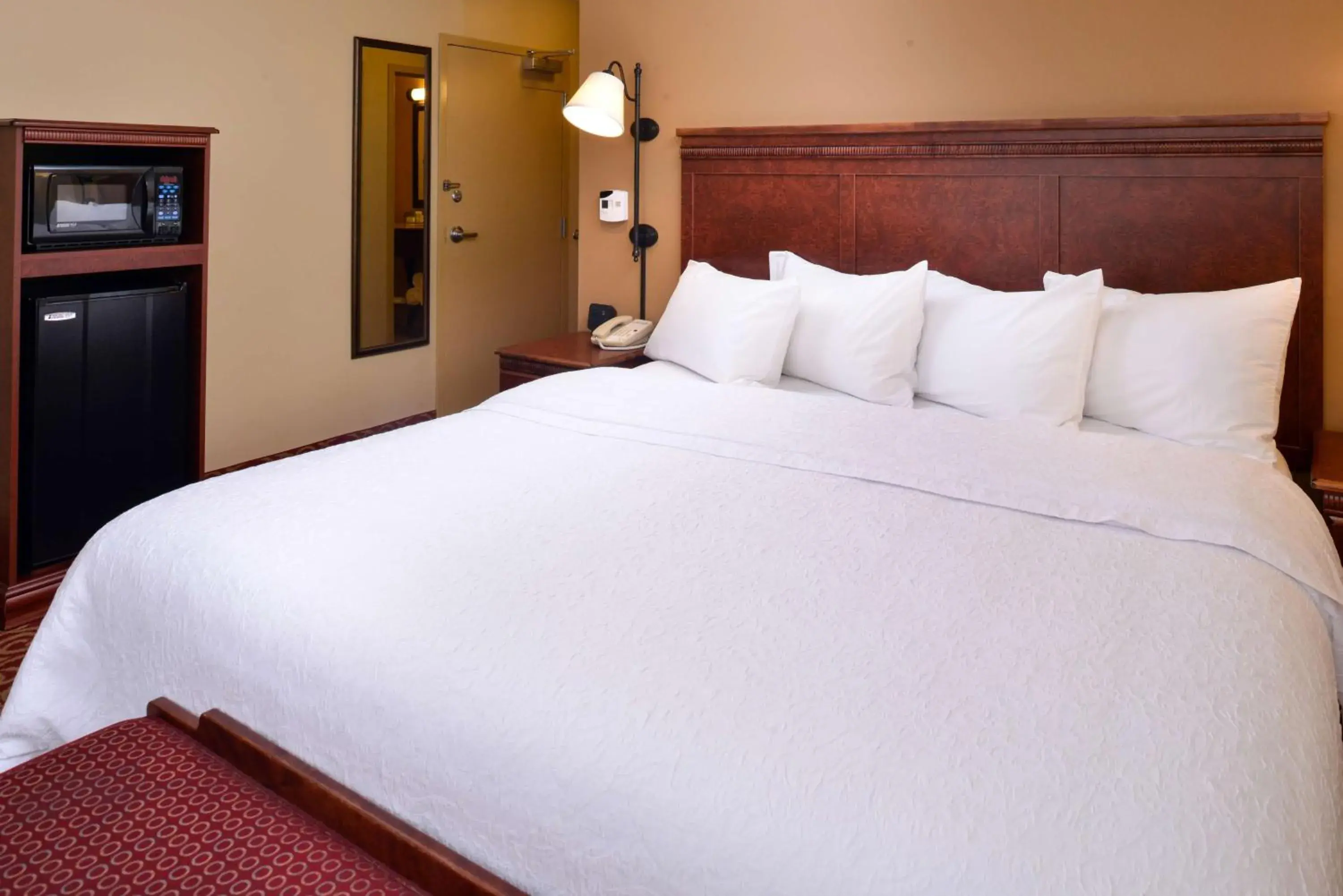 King Room - Non-Smoking in Hampton By Hilton Lincoln King Room - Non-Smoking in Hampton By Hilton Lincoln