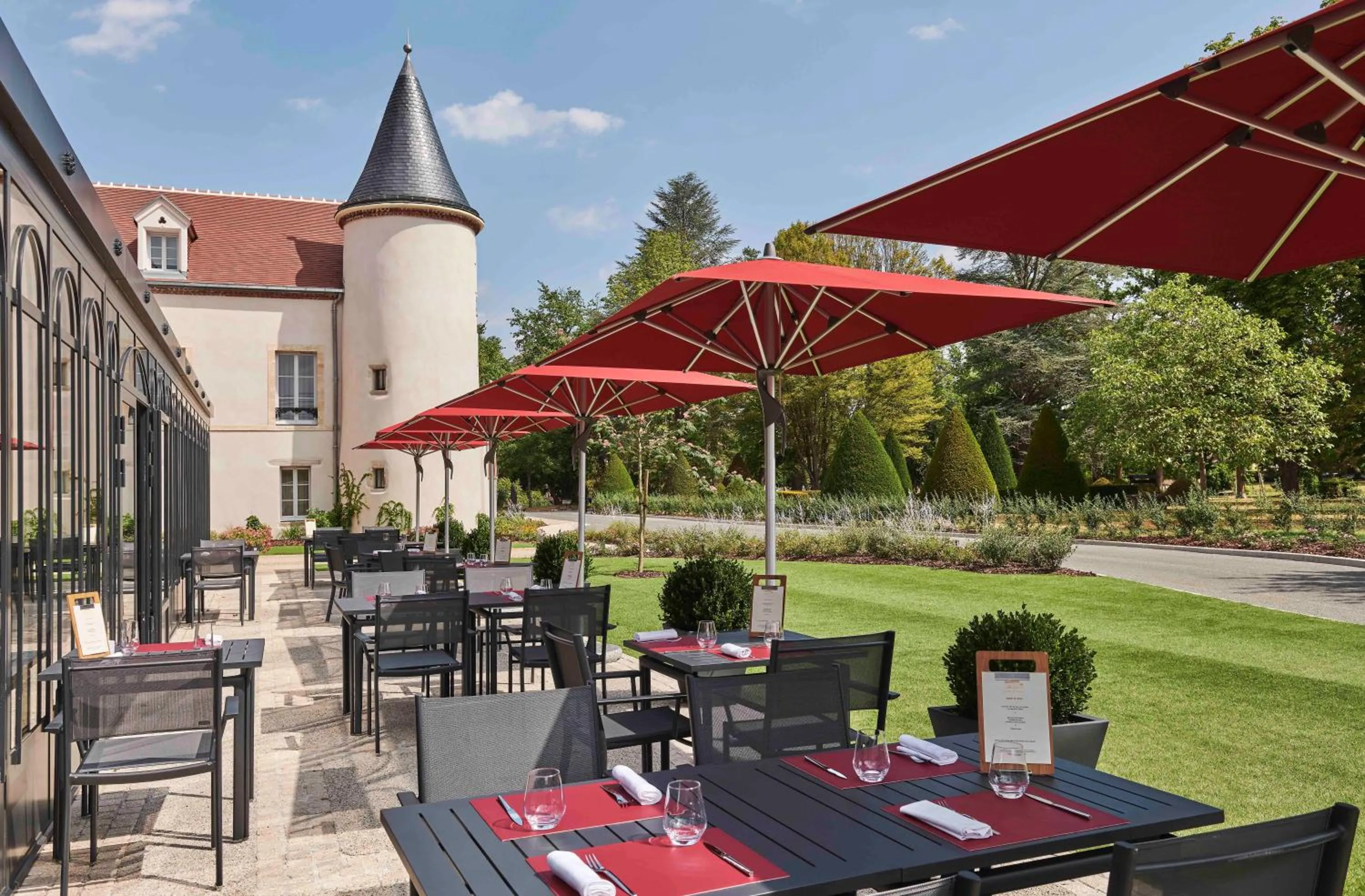Patio in Château Saint-Jean, Relais & Châteaux