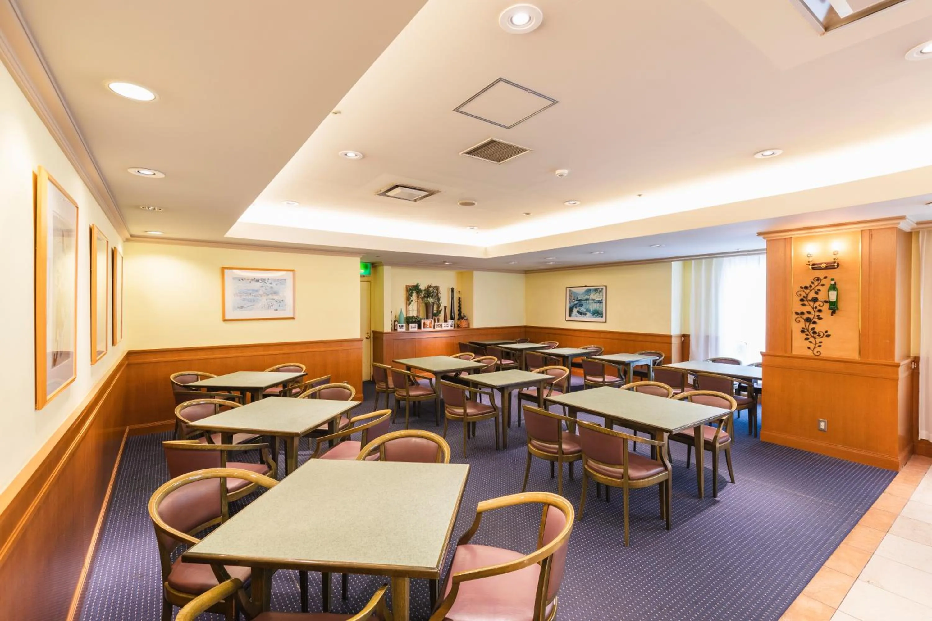 Restaurant/places to eat in Hotel Sunroute Niigata