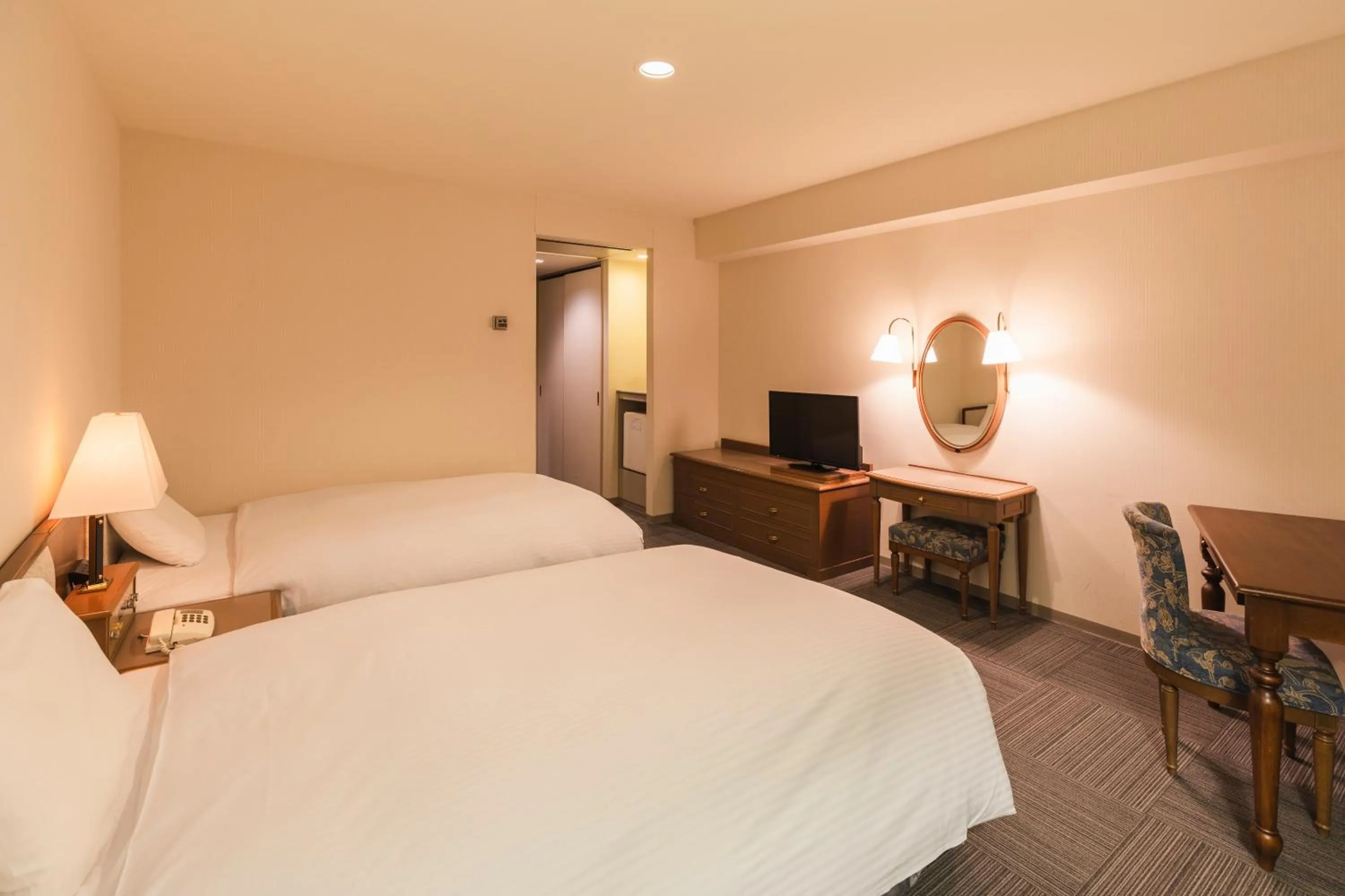 Photo of the whole room, Bed in Hotel Sunroute Niigata