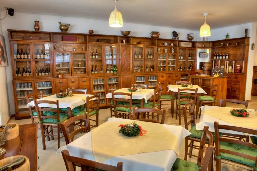 Restaurant/places to eat in Trattoria Al Gallo
