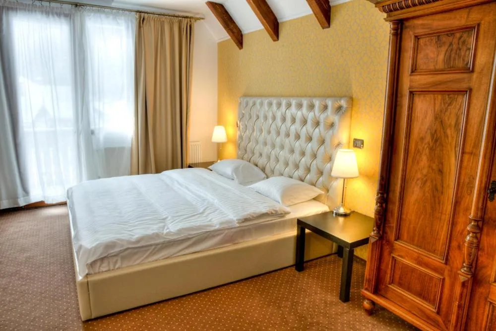 Bed in Trattoria Al Gallo