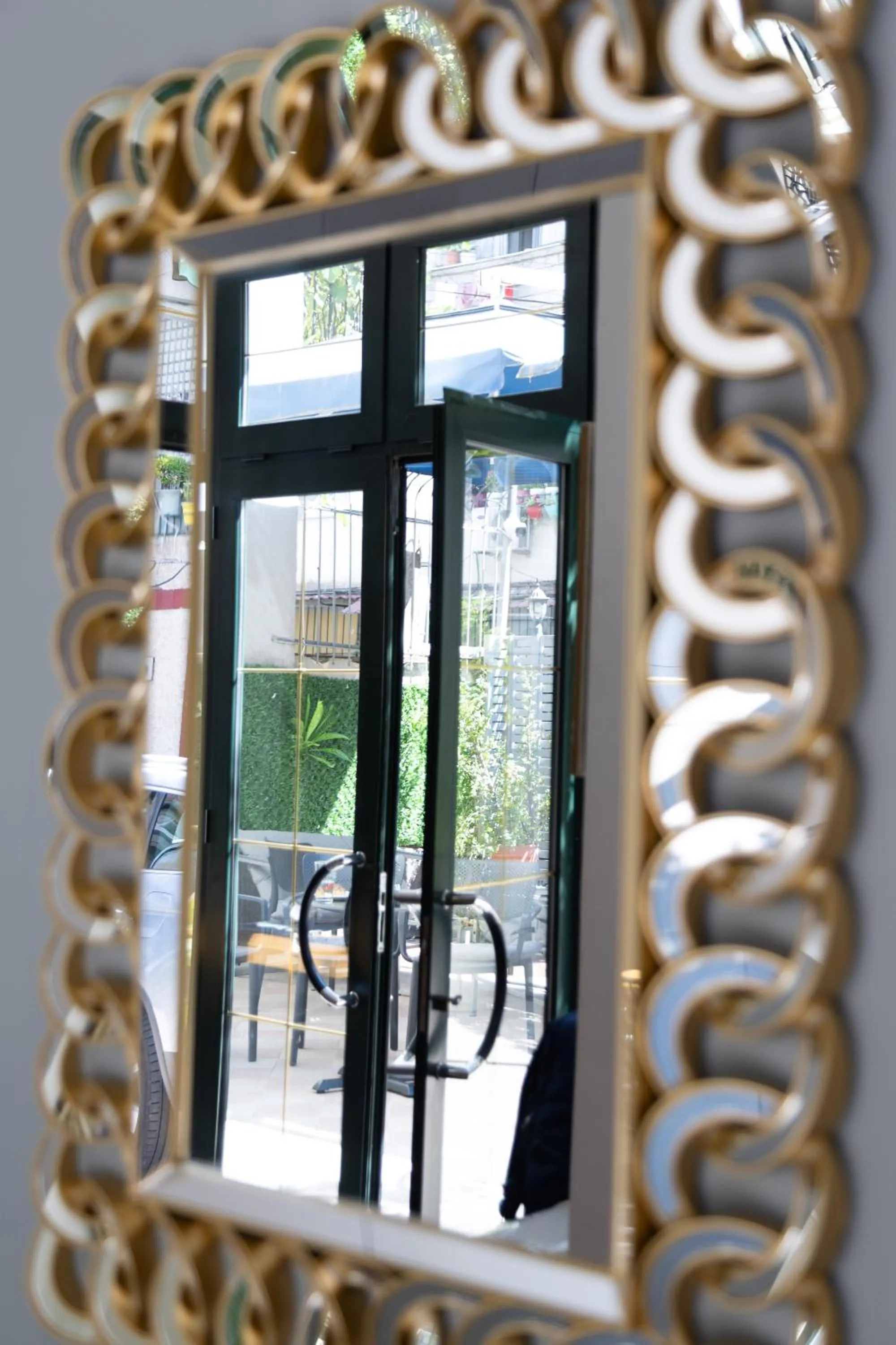 Decorative detail in Hotel Liqeni