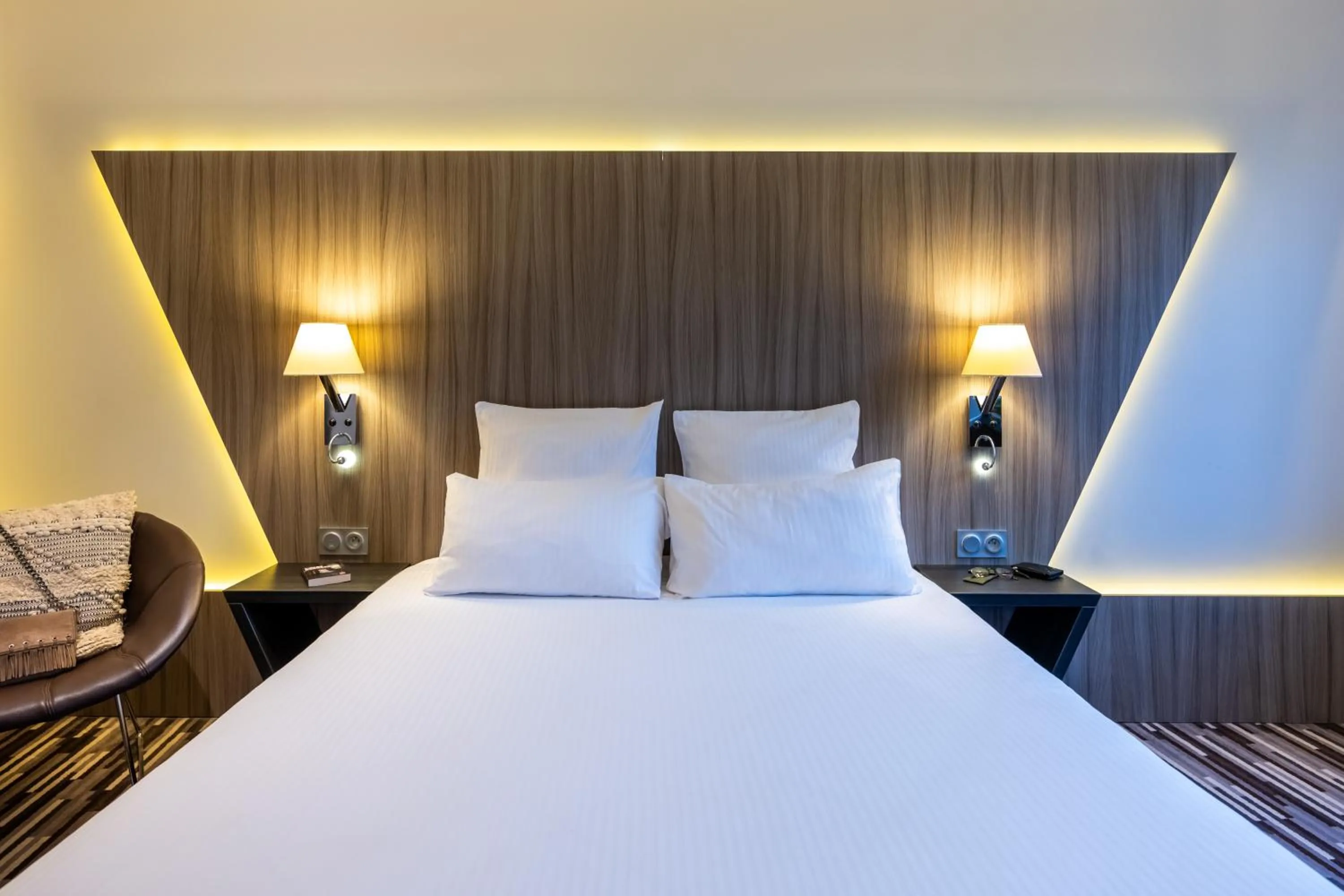 Bedroom, Bed in Nemea Appart Hotel Concorde Toulouse Gare Matabiau