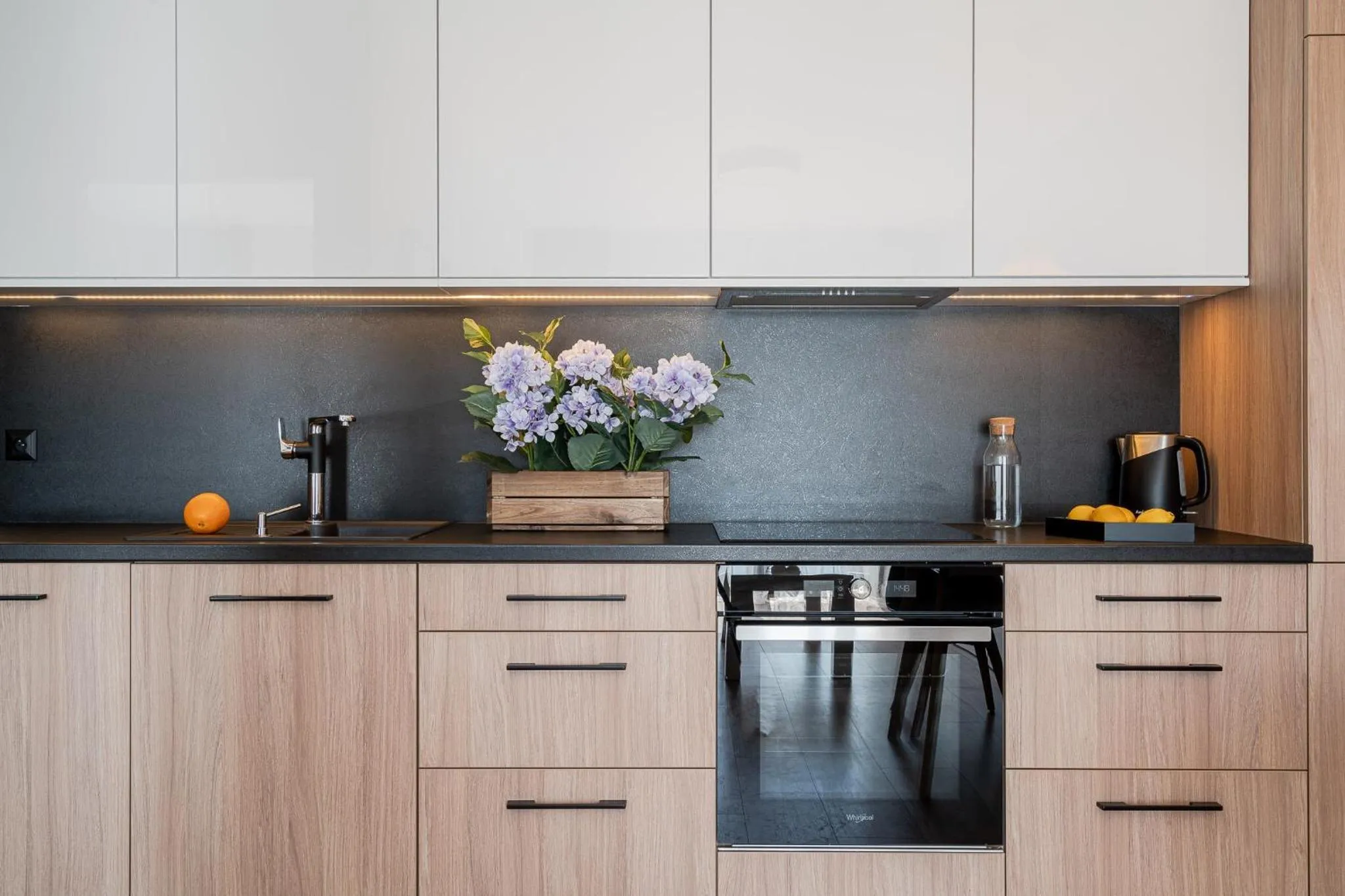 Kitchen or kitchenette in Art Apart River View Wrocław