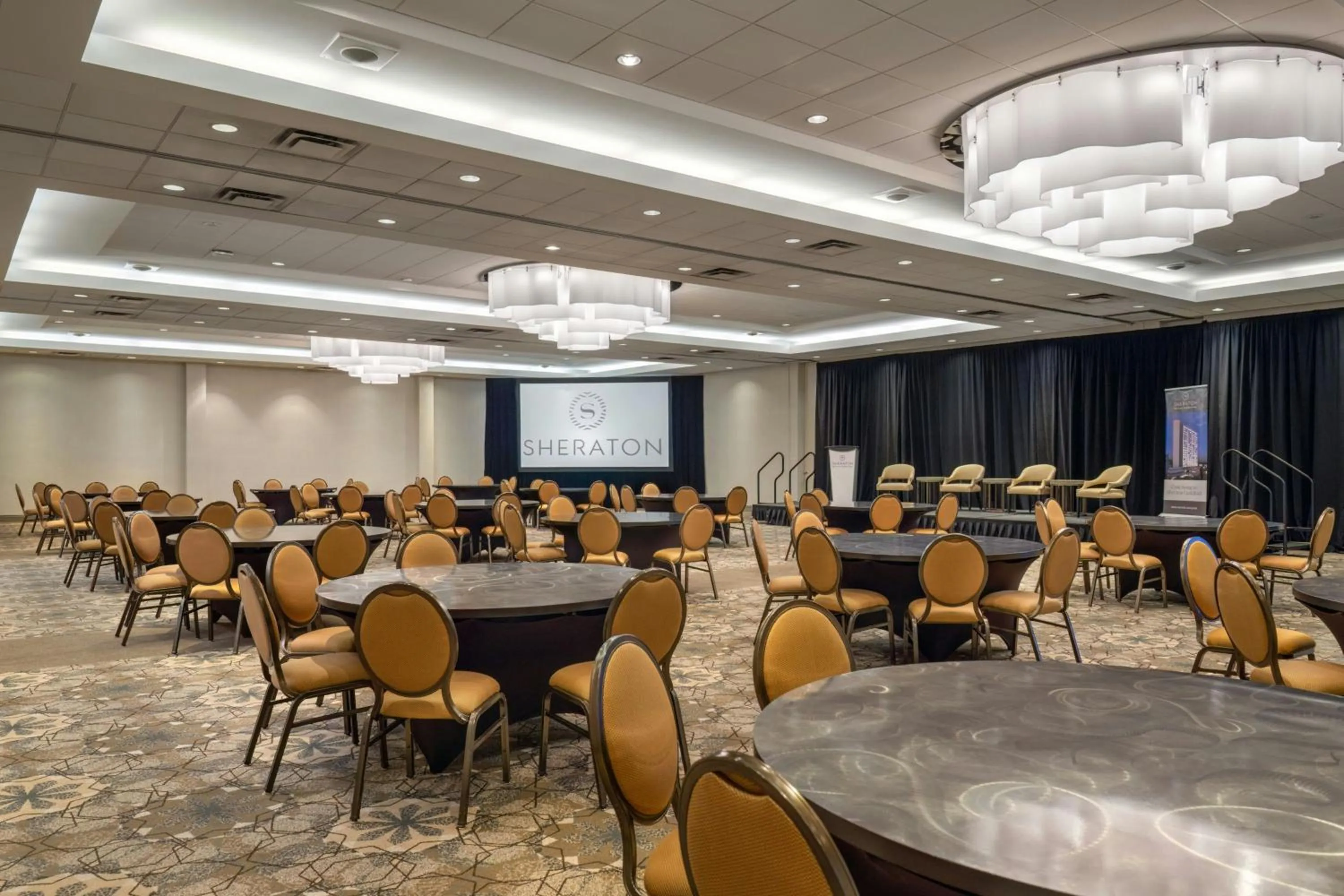 Meeting/conference room in Sheraton Vancouver Guildford Hotel