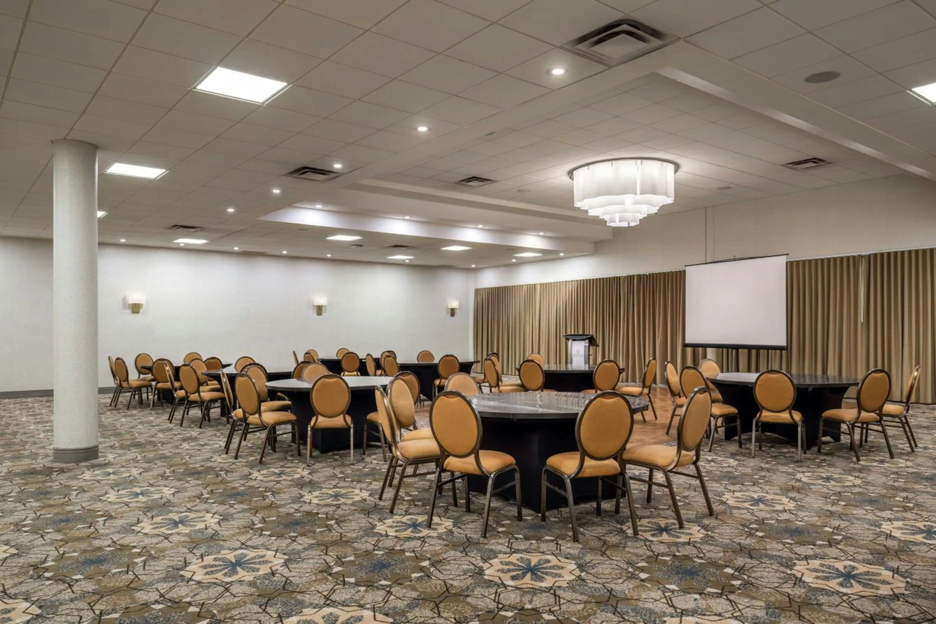 Meeting/conference room in Sheraton Vancouver Guildford Hotel