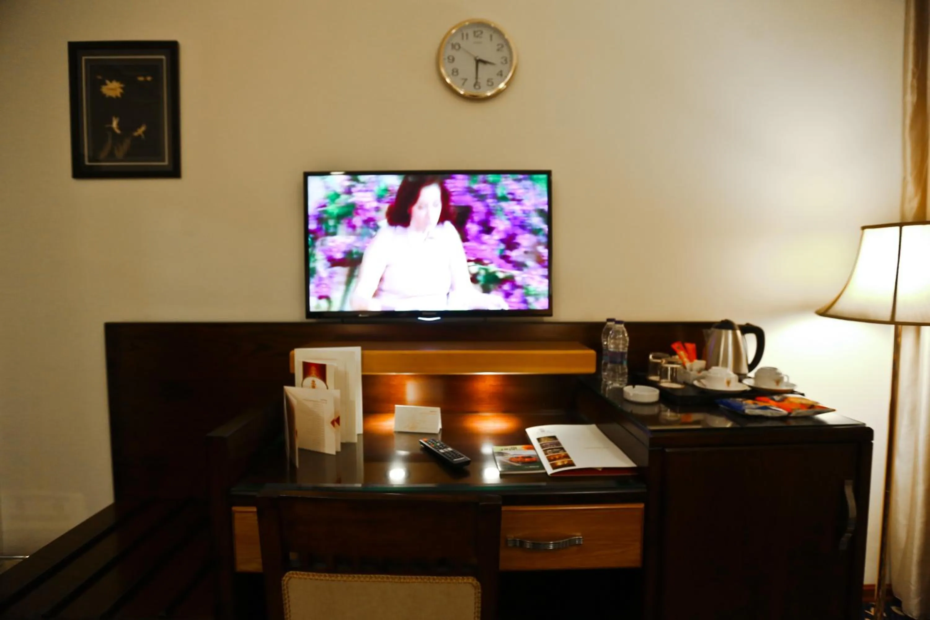 Bedroom in Al Thuraya Hotel