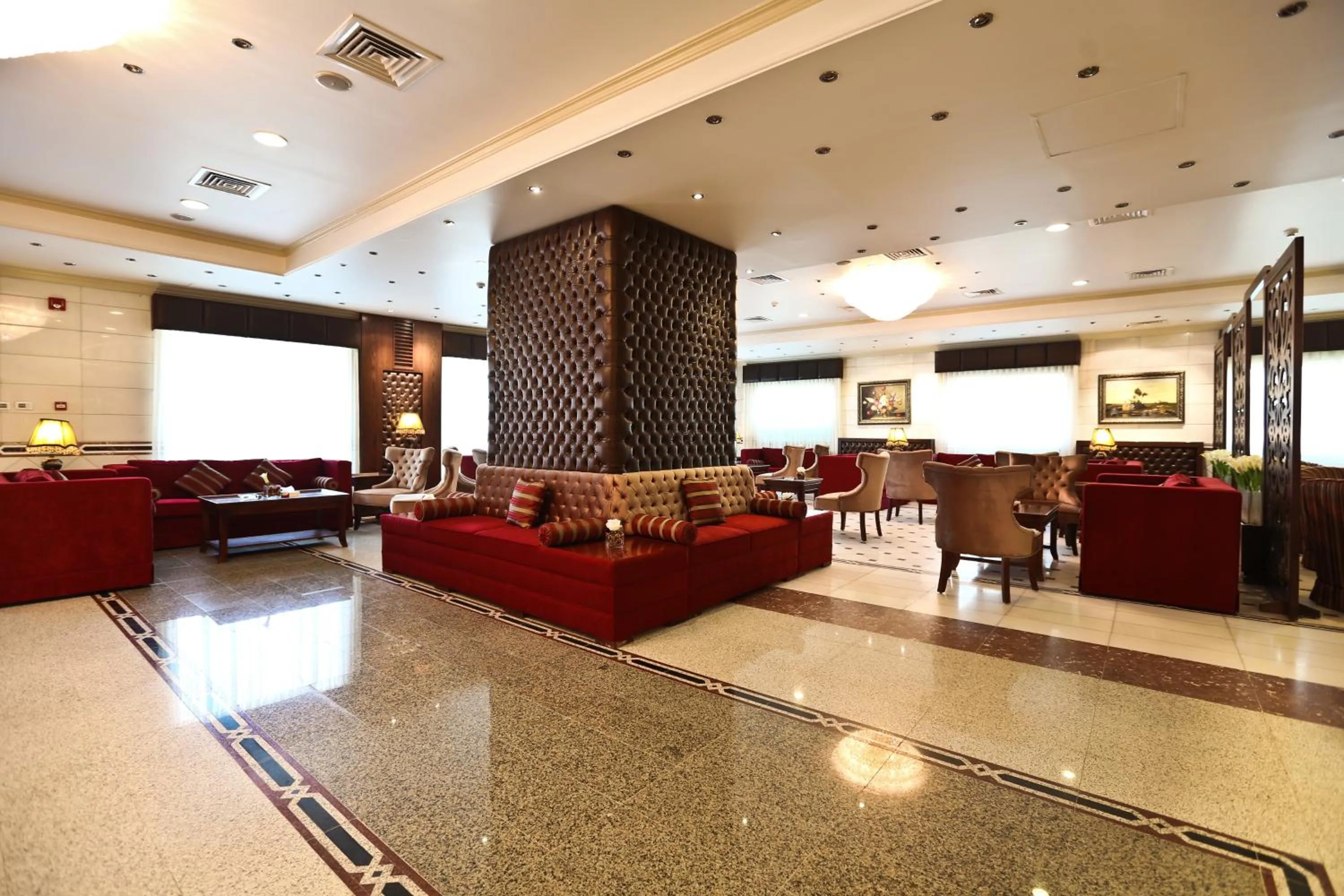 Lobby or reception in Al Thuraya Hotel