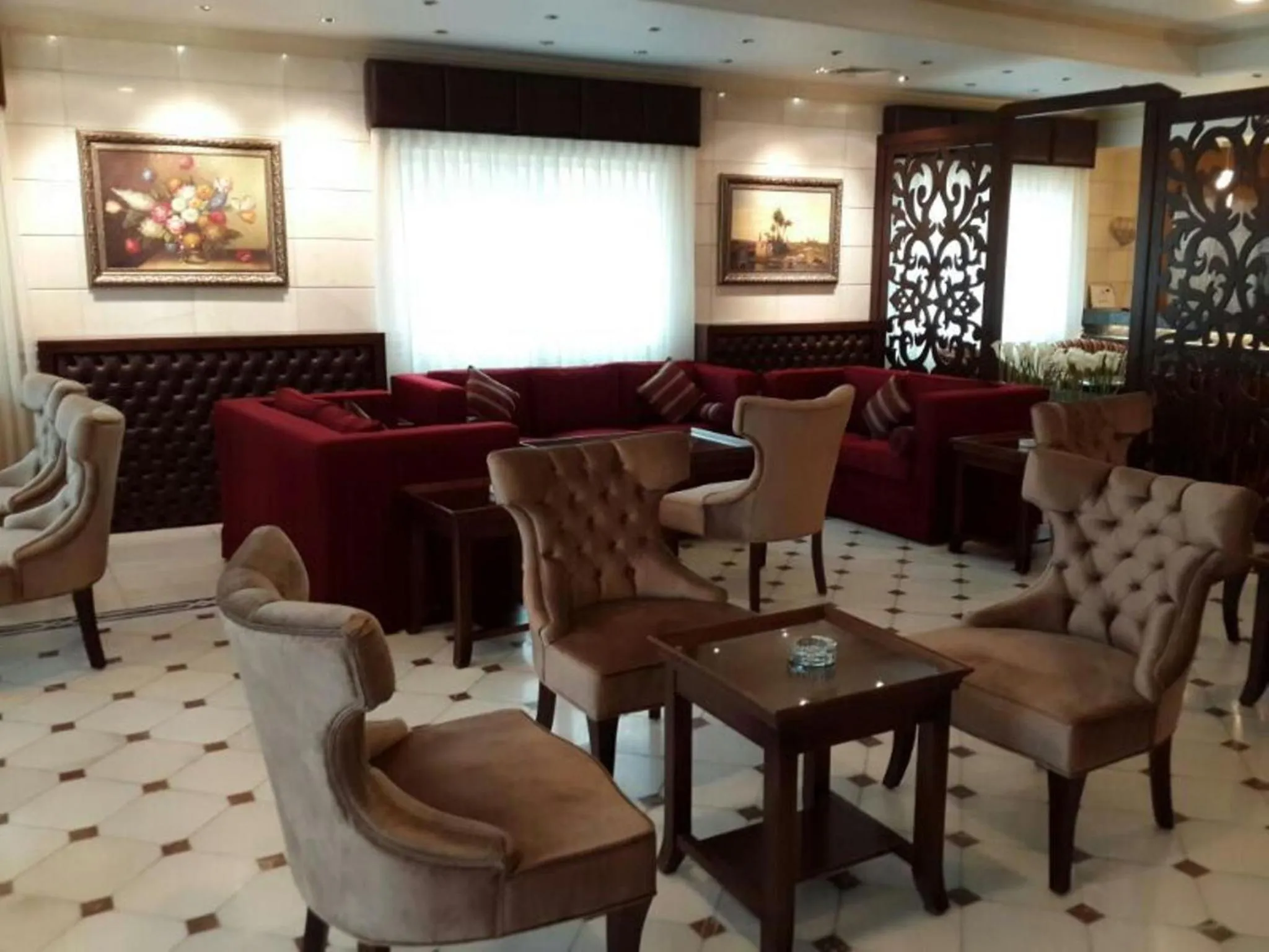 Lobby or reception in Al Thuraya Hotel