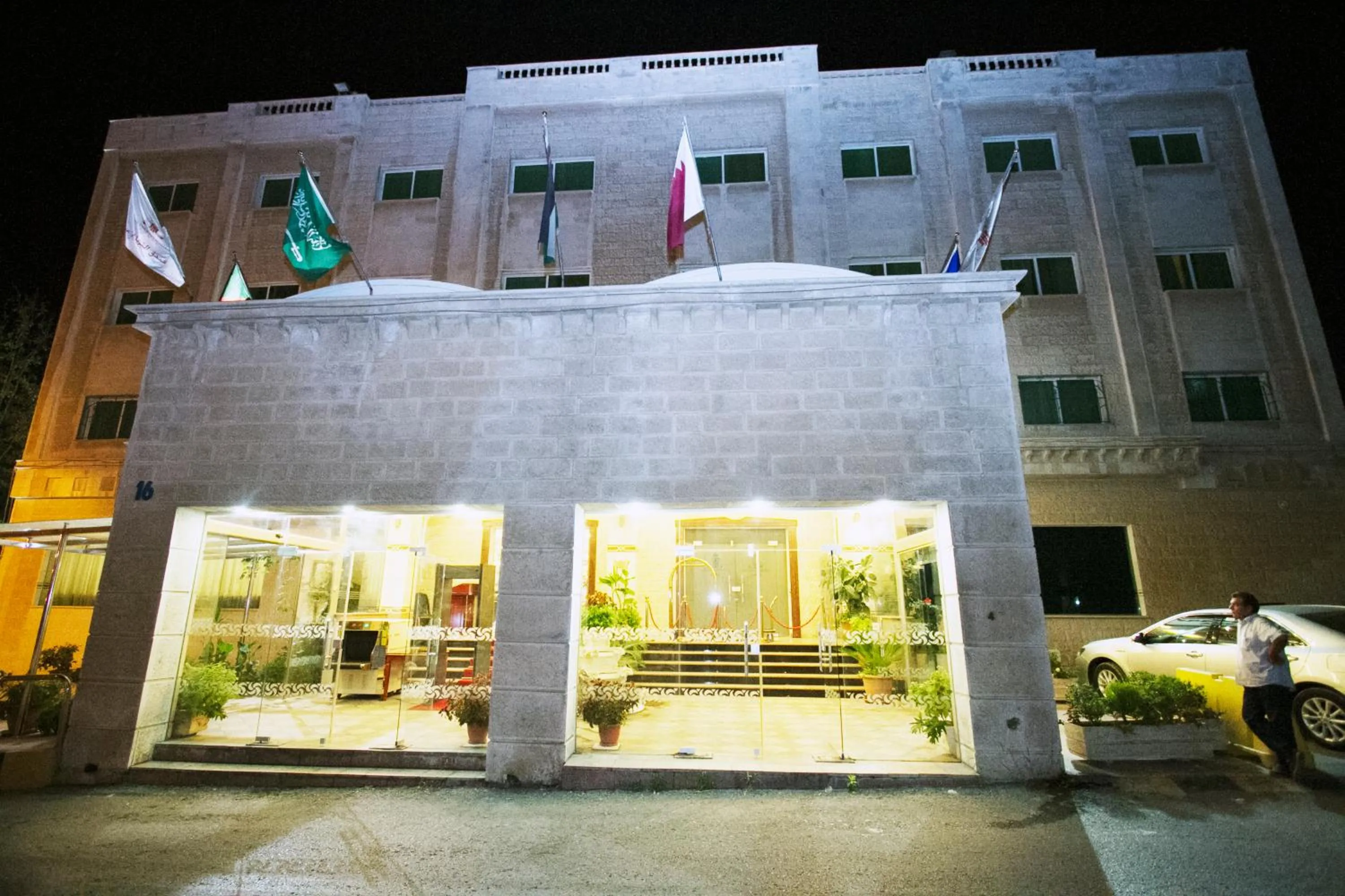 Facade/entrance in Al Thuraya Hotel