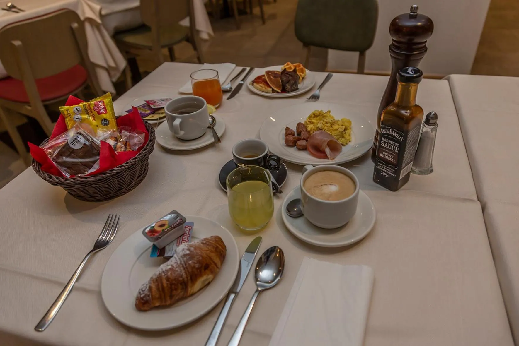 Breakfast in Hotel Petit Palais