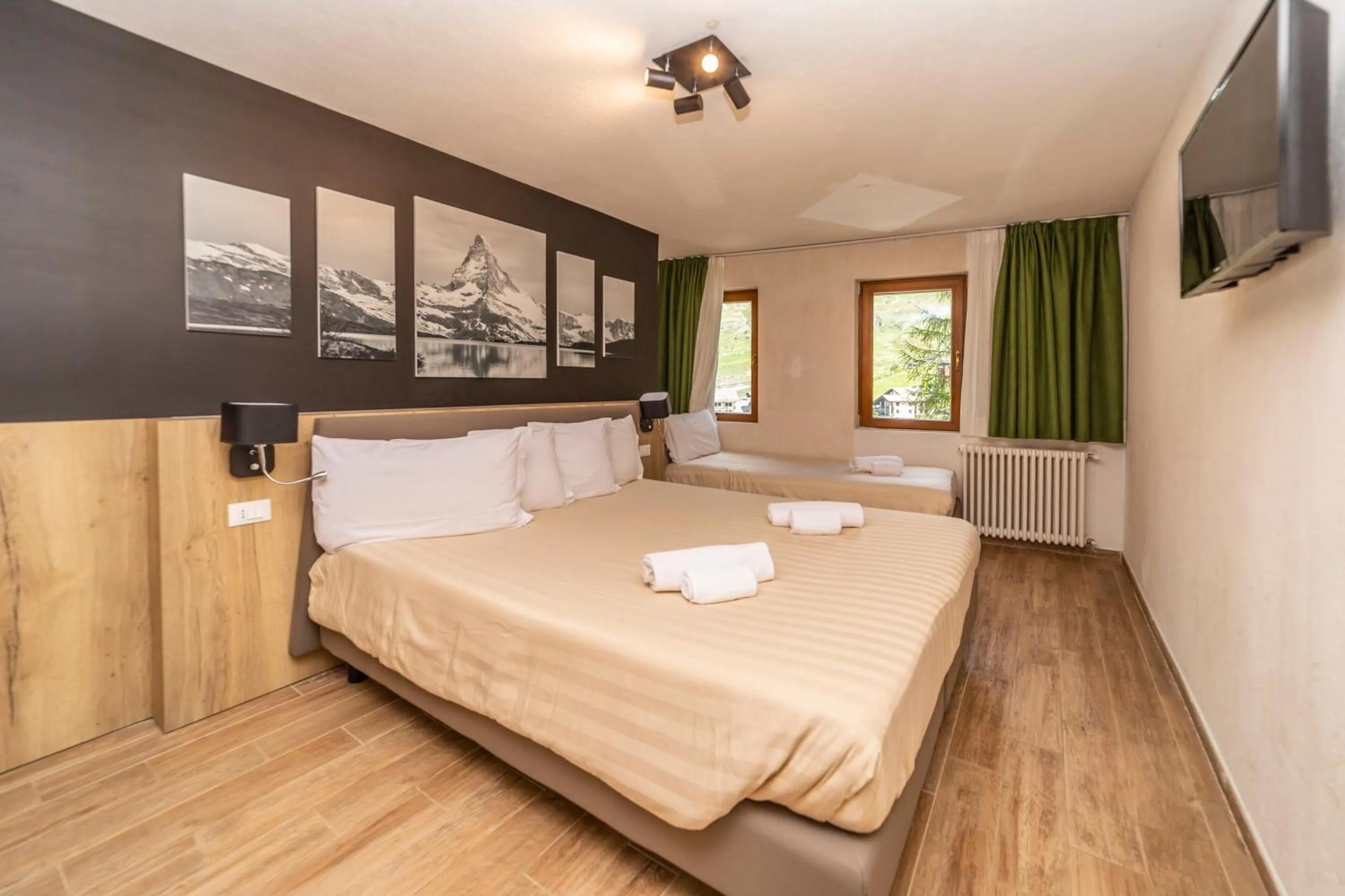 Bedroom, Bed in Hotel Petit Palais