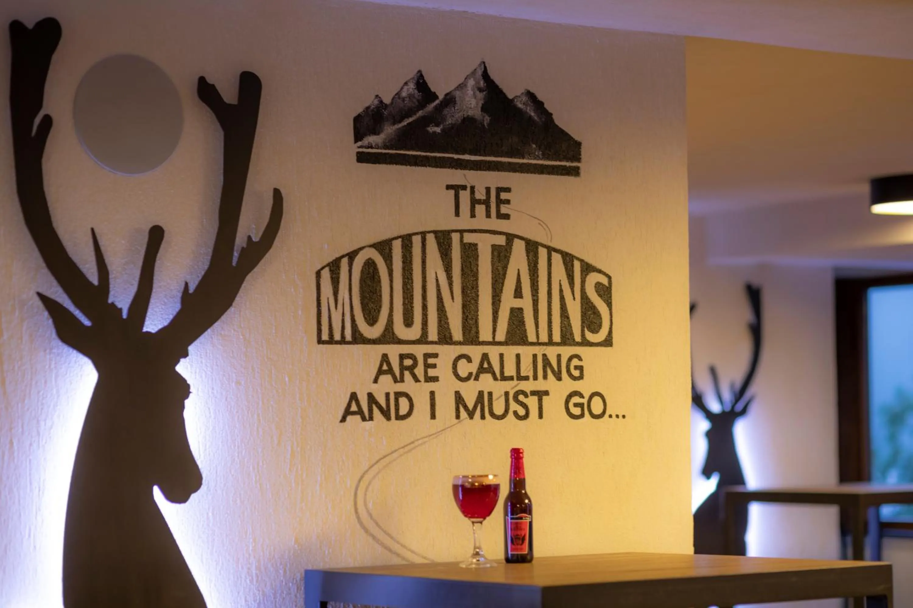 Lounge or bar in Hotel Petit Palais