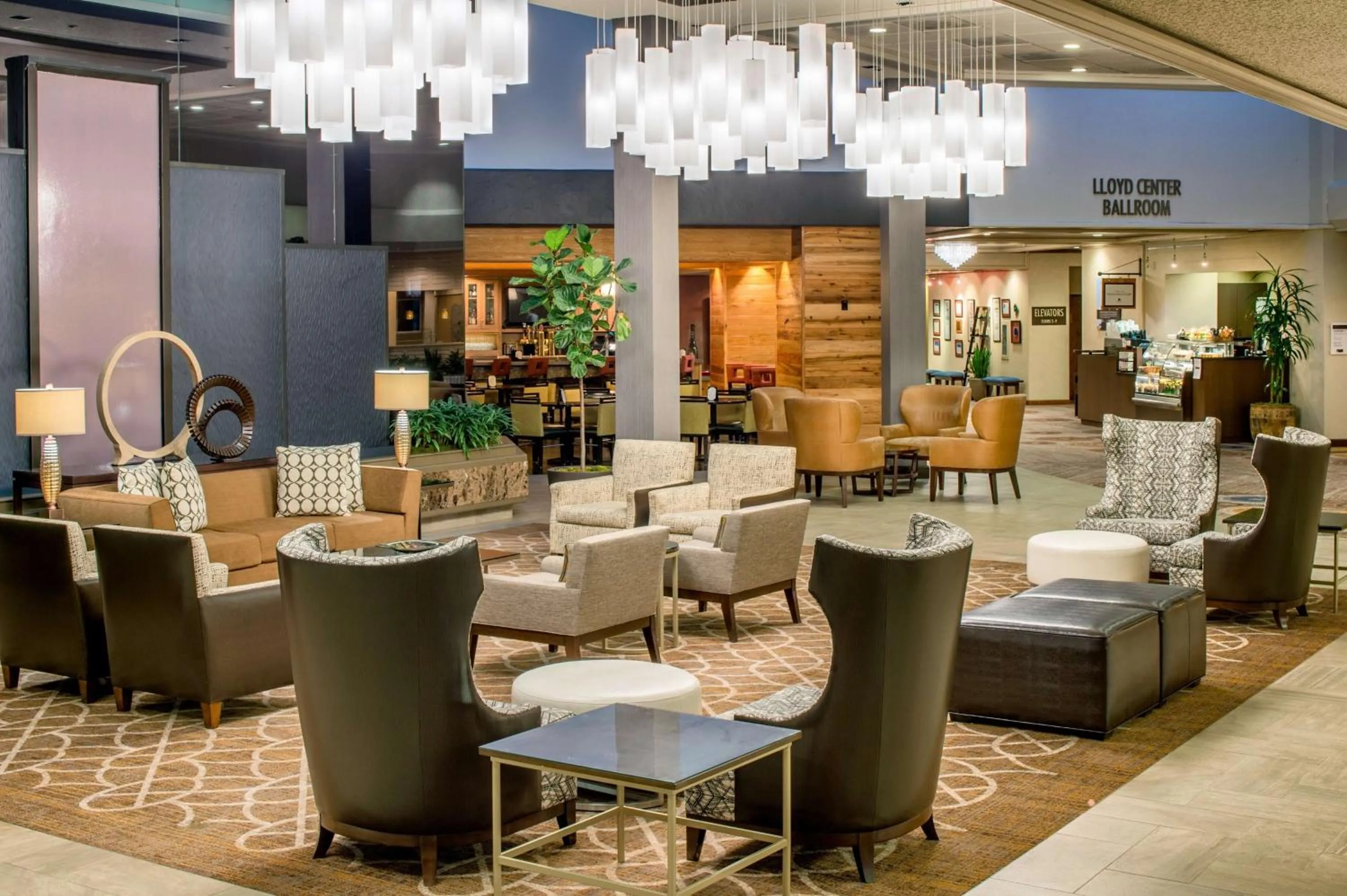 Lobby or reception in DoubleTree by Hilton Portland