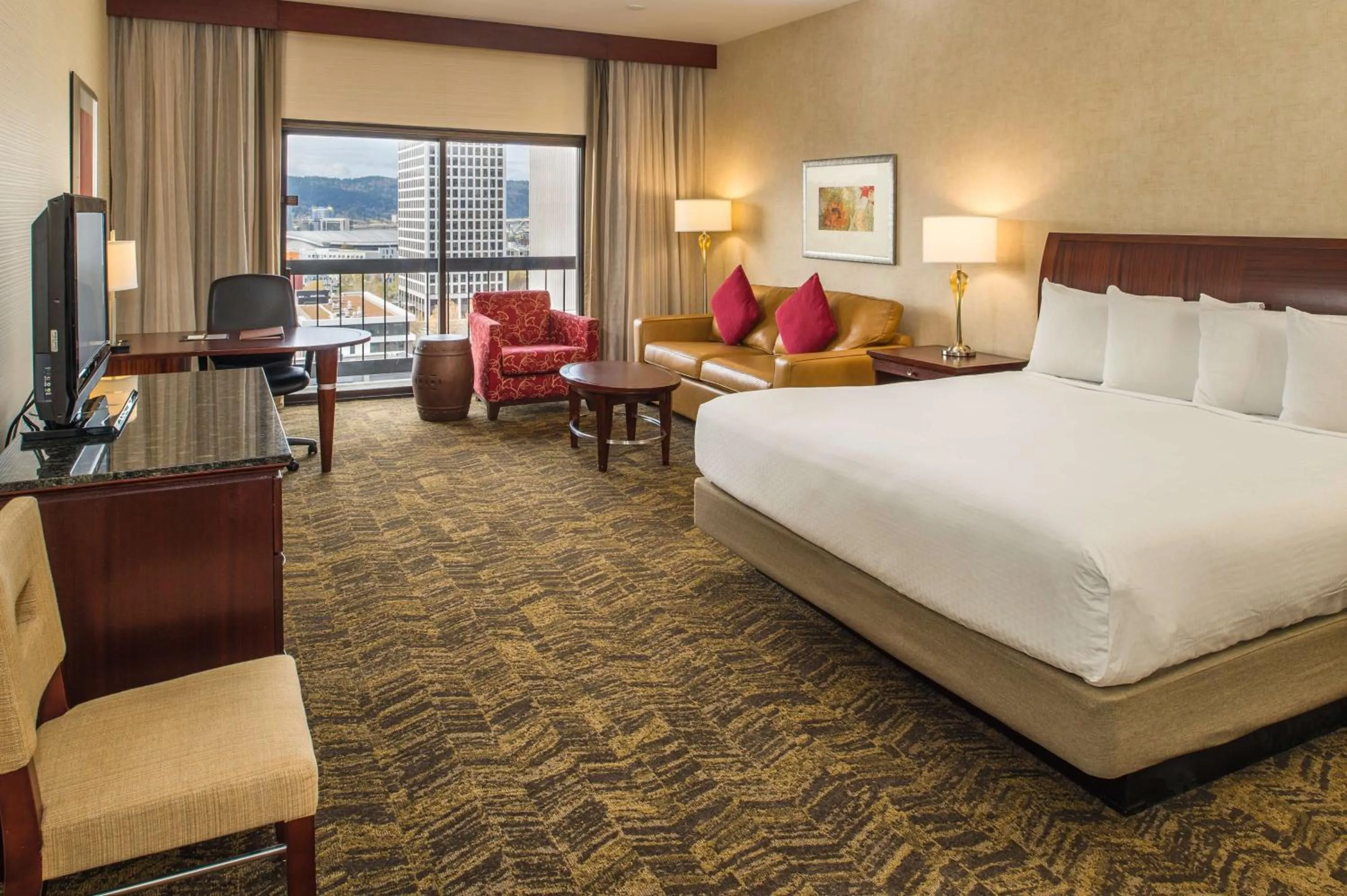 Bedroom, Bed in DoubleTree by Hilton Portland