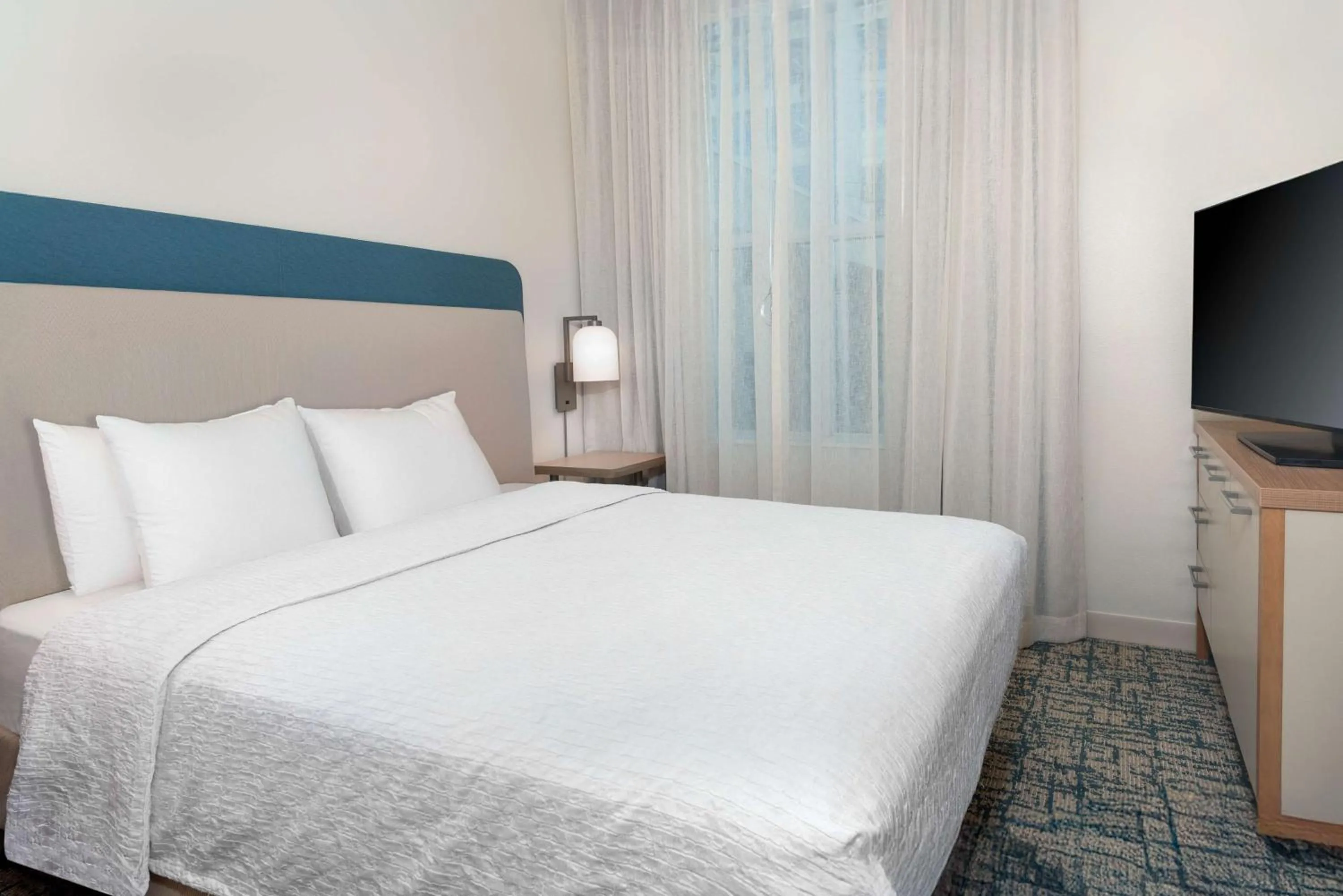 Bed in Homewood Suites by Hilton Tampa Airport - Westshore