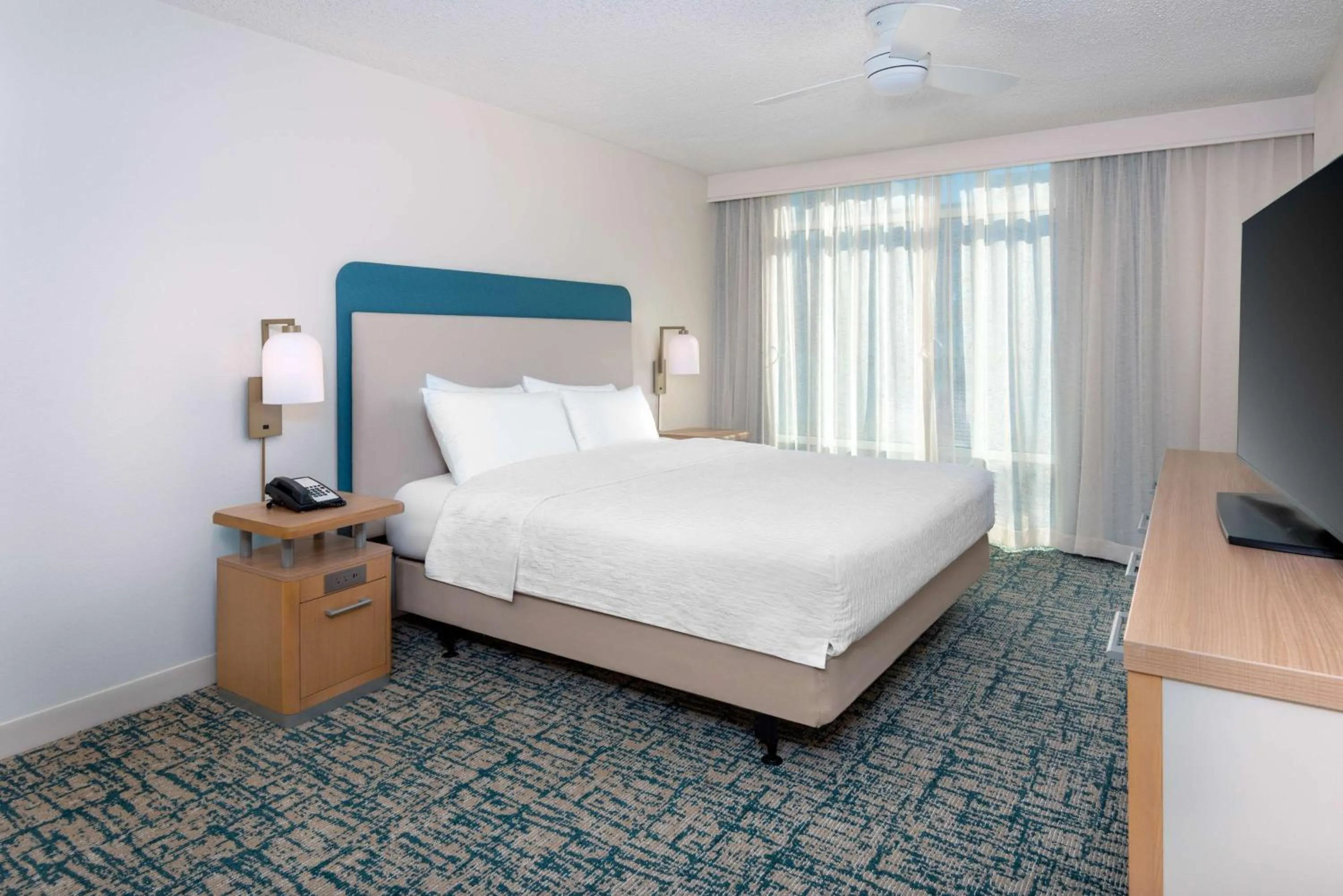 Bed in Homewood Suites by Hilton Tampa Airport - Westshore