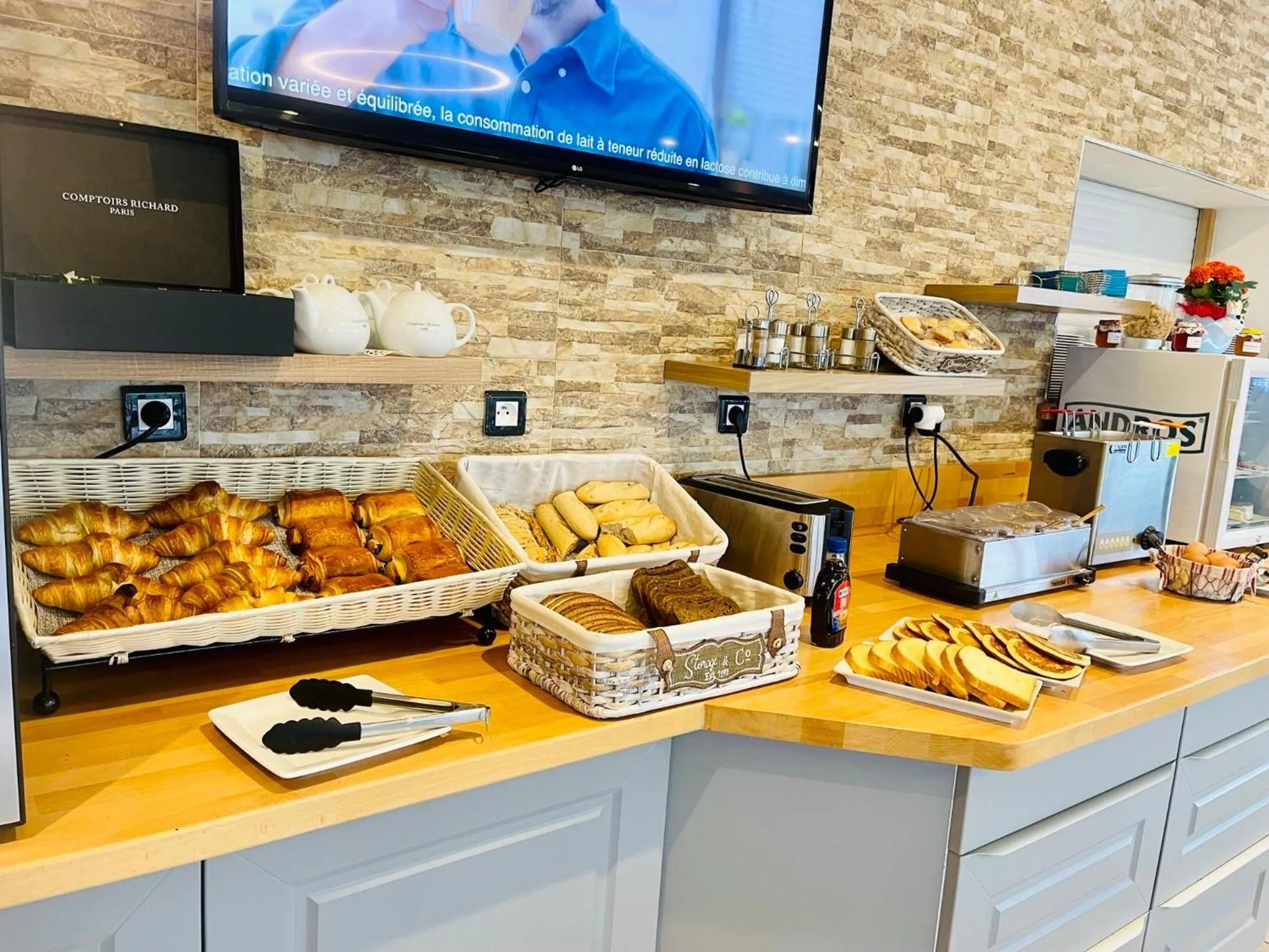 Continental breakfast in Hotel Les Galets