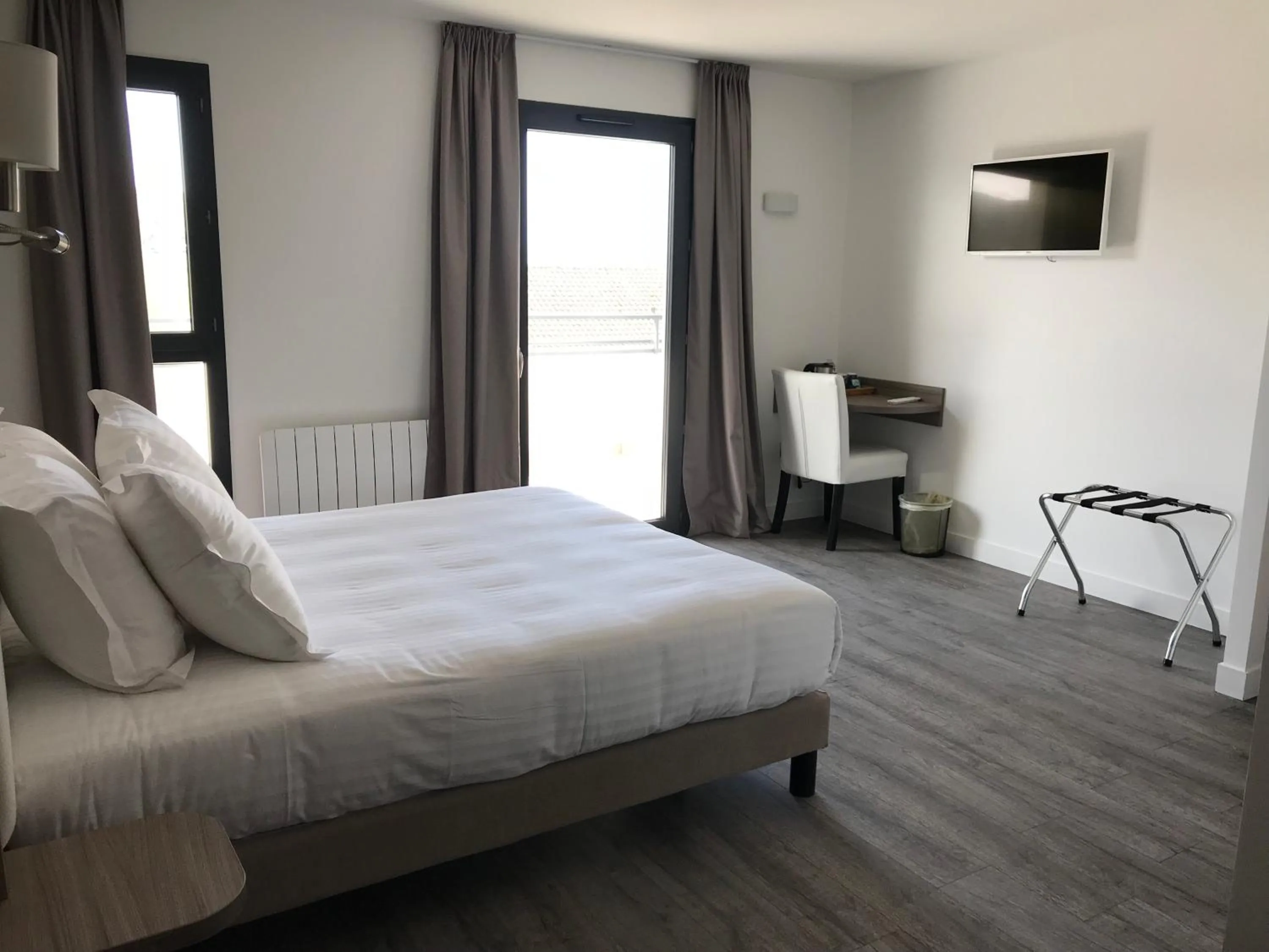 Bed in Hotel Les Galets