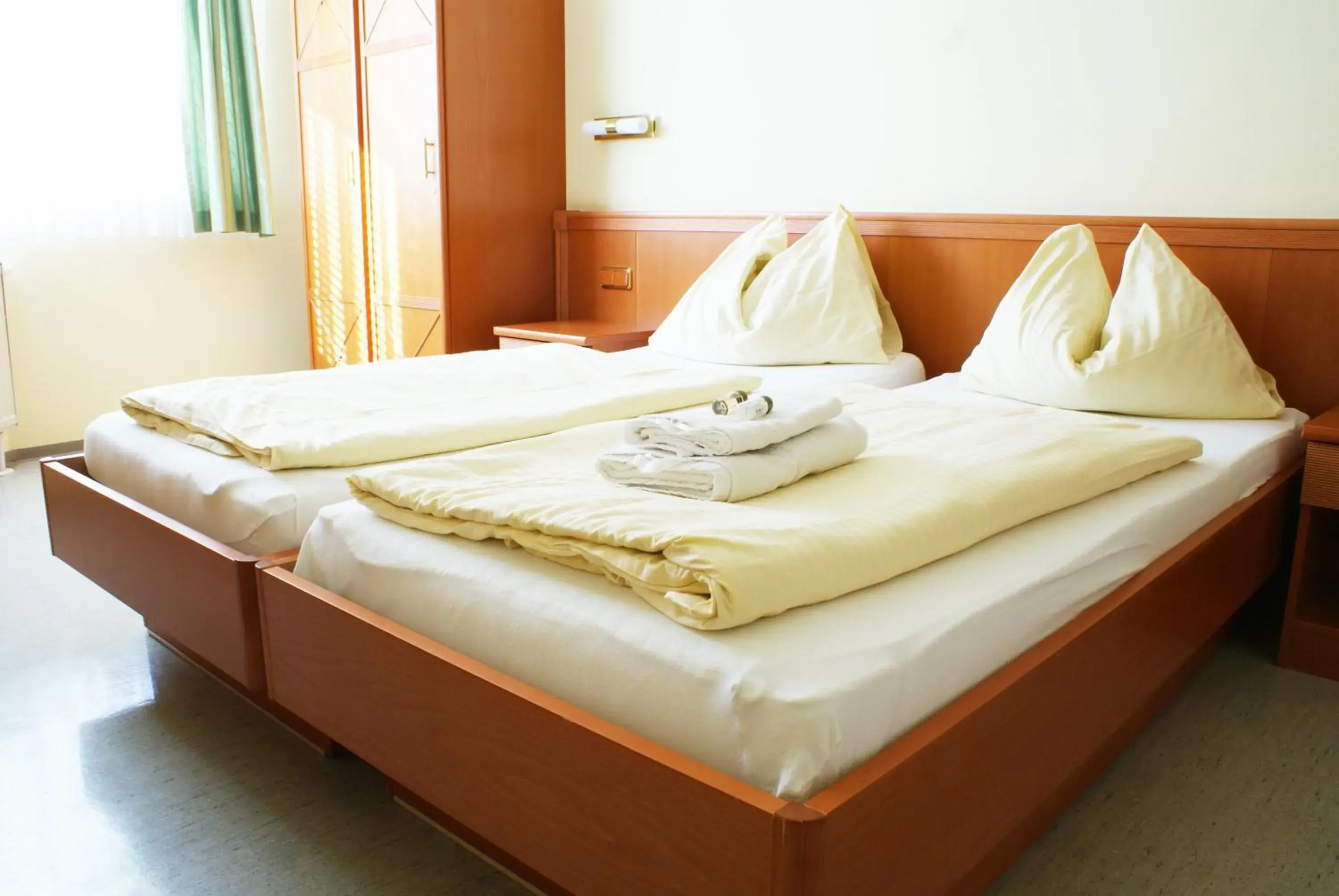 Double Room in Jugend- und Familiengästehaus Klagenfurt Double Room in Jugend- und Familiengästehaus Klagenfurt