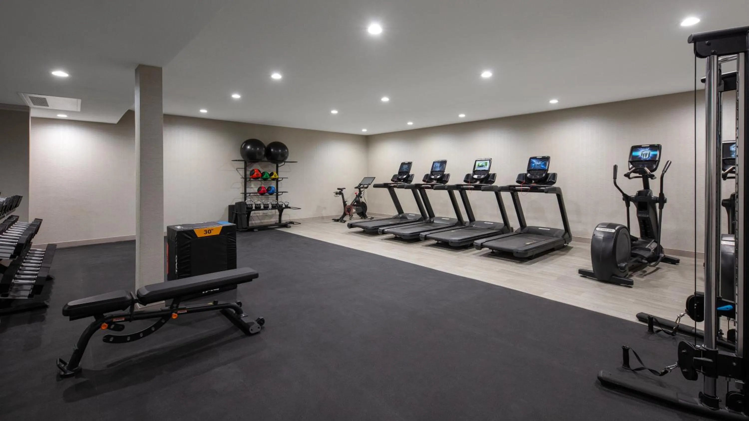 Fitness centre/facilities in DoubleTree By Hilton Sacramento