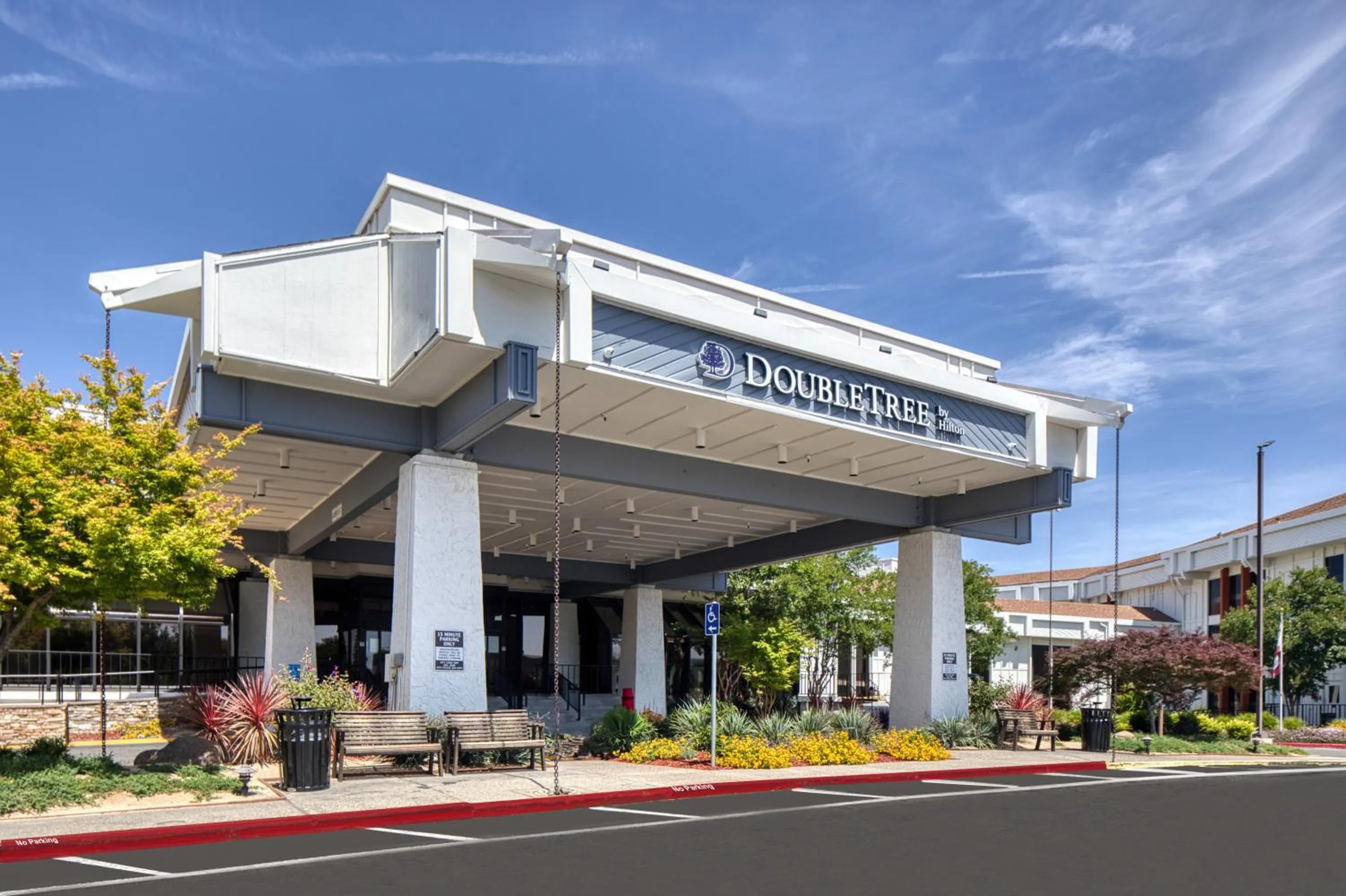 Property building in DoubleTree By Hilton Sacramento