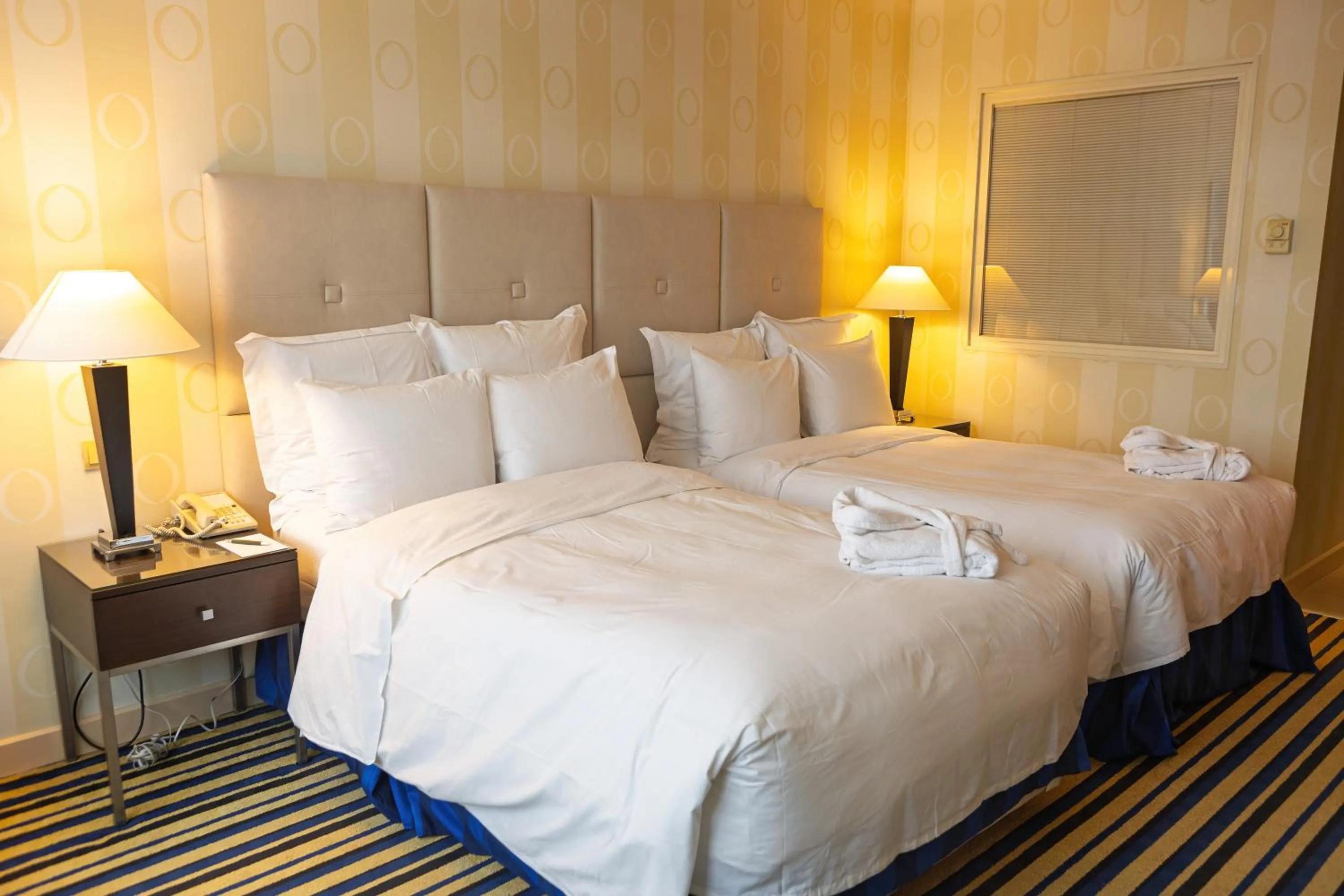 Photo of the whole room, Bed in Renaissance by Crystall