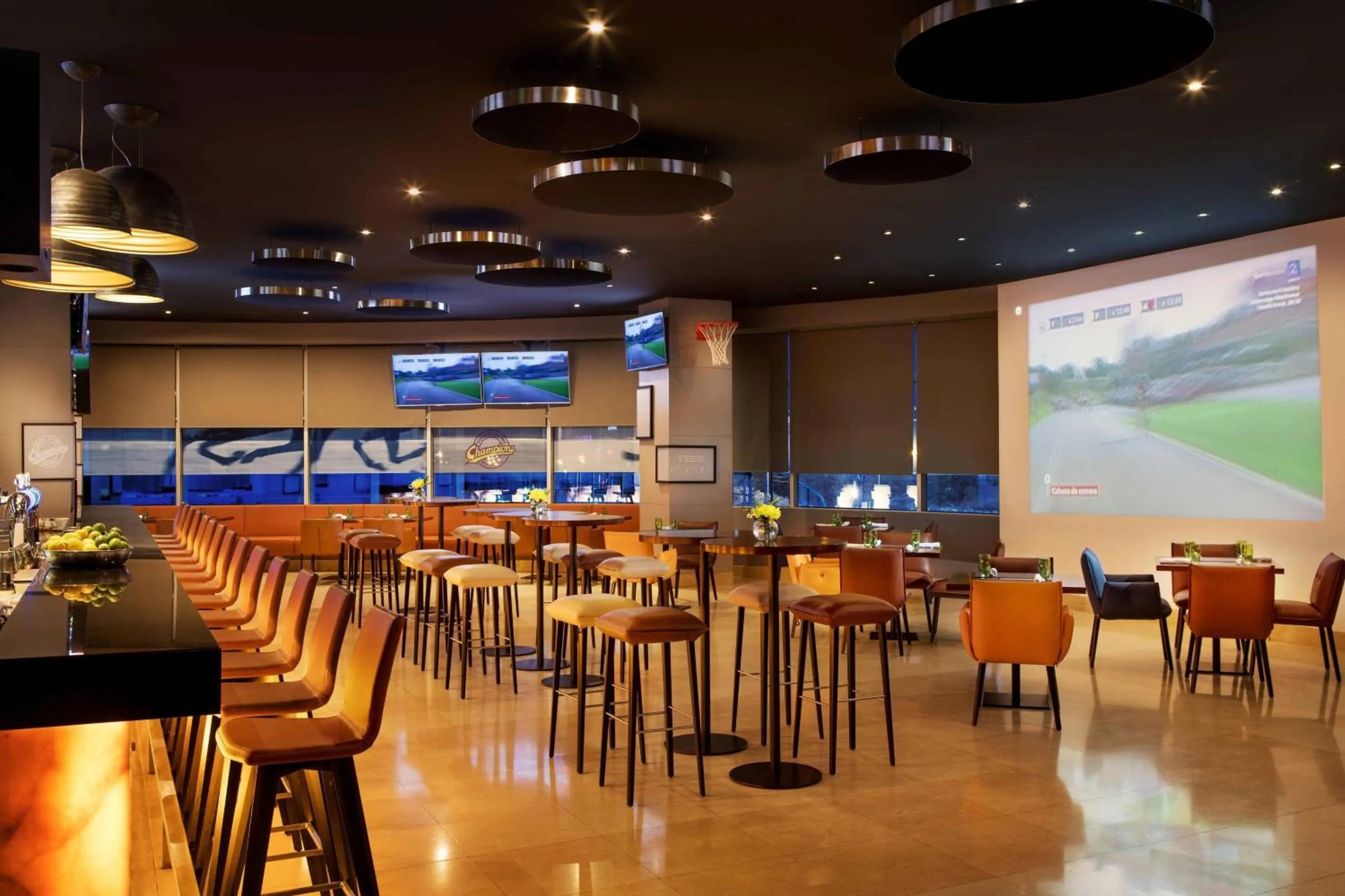 Lounge or bar in Renaissance by Crystall