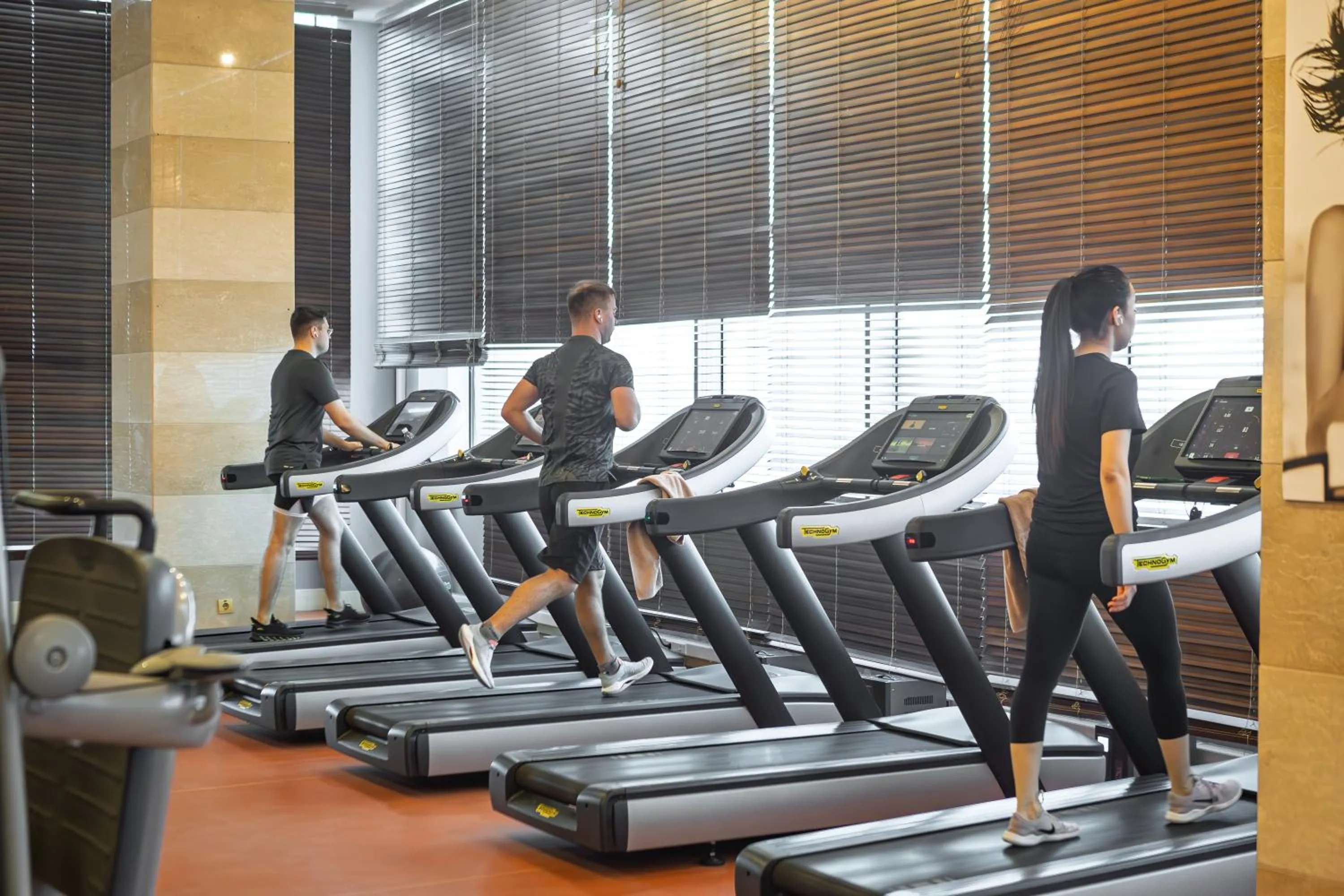 Fitness centre/facilities in Renaissance by Crystall