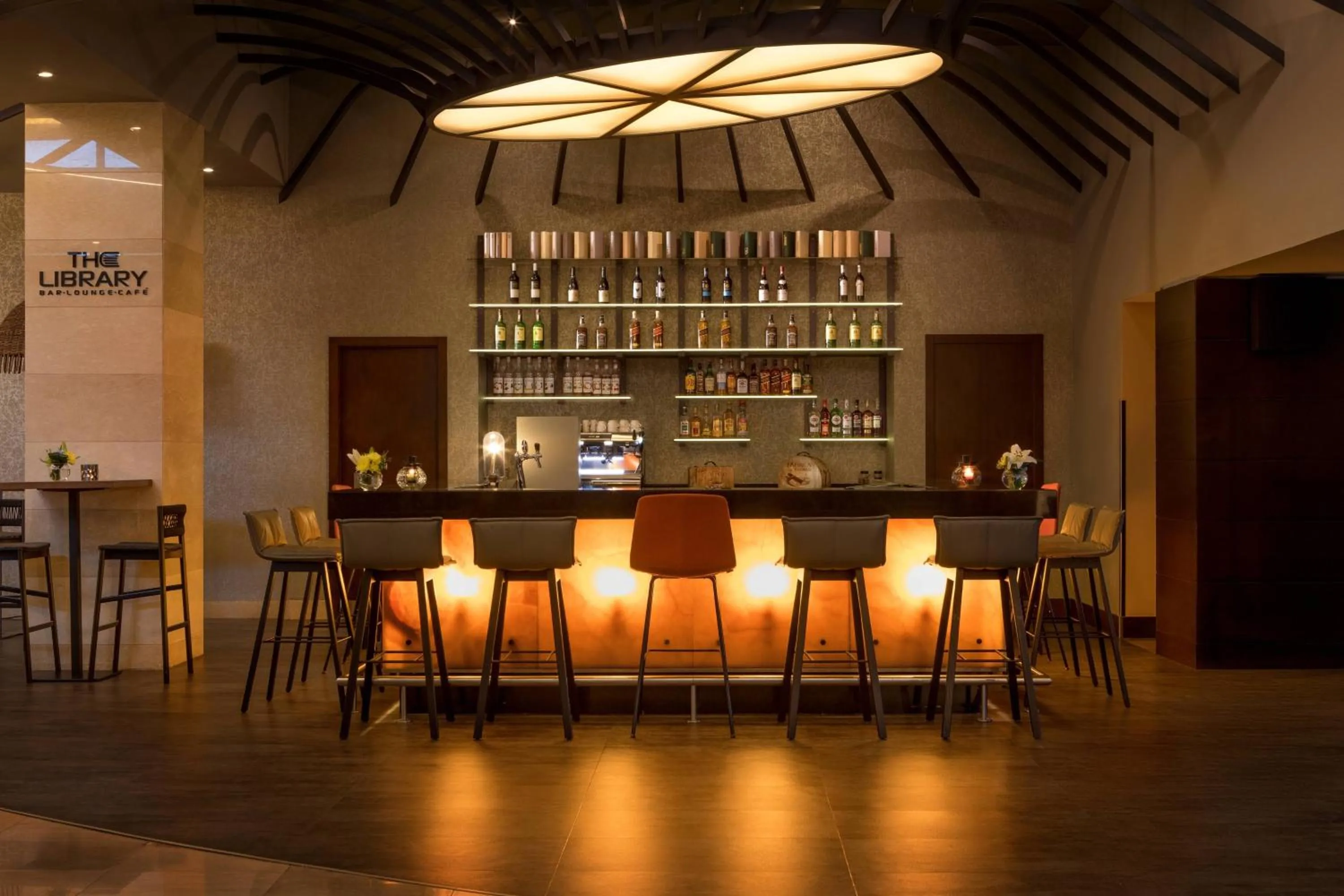 Lounge or bar in Renaissance by Crystall