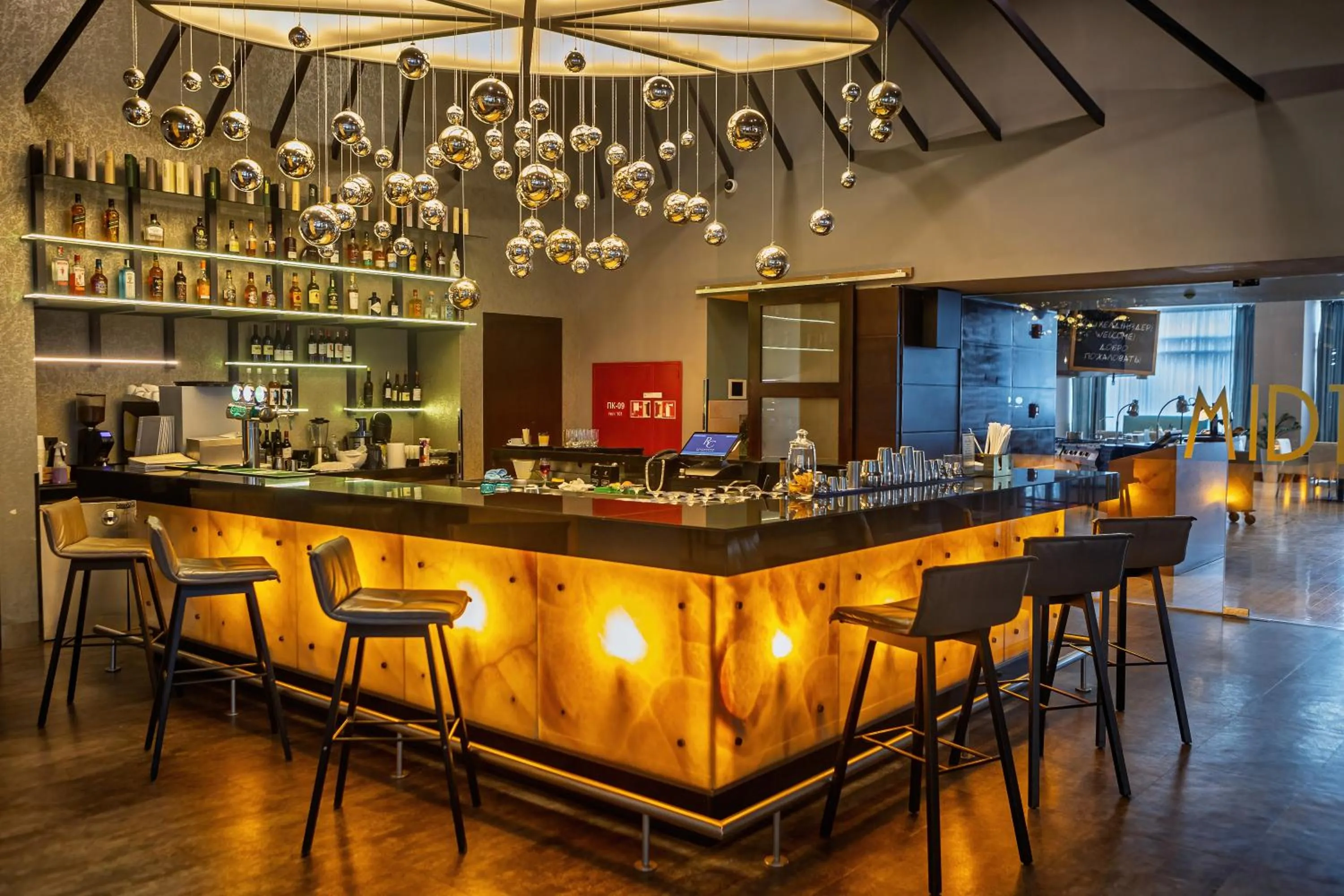 Lounge or bar in Renaissance by Crystall