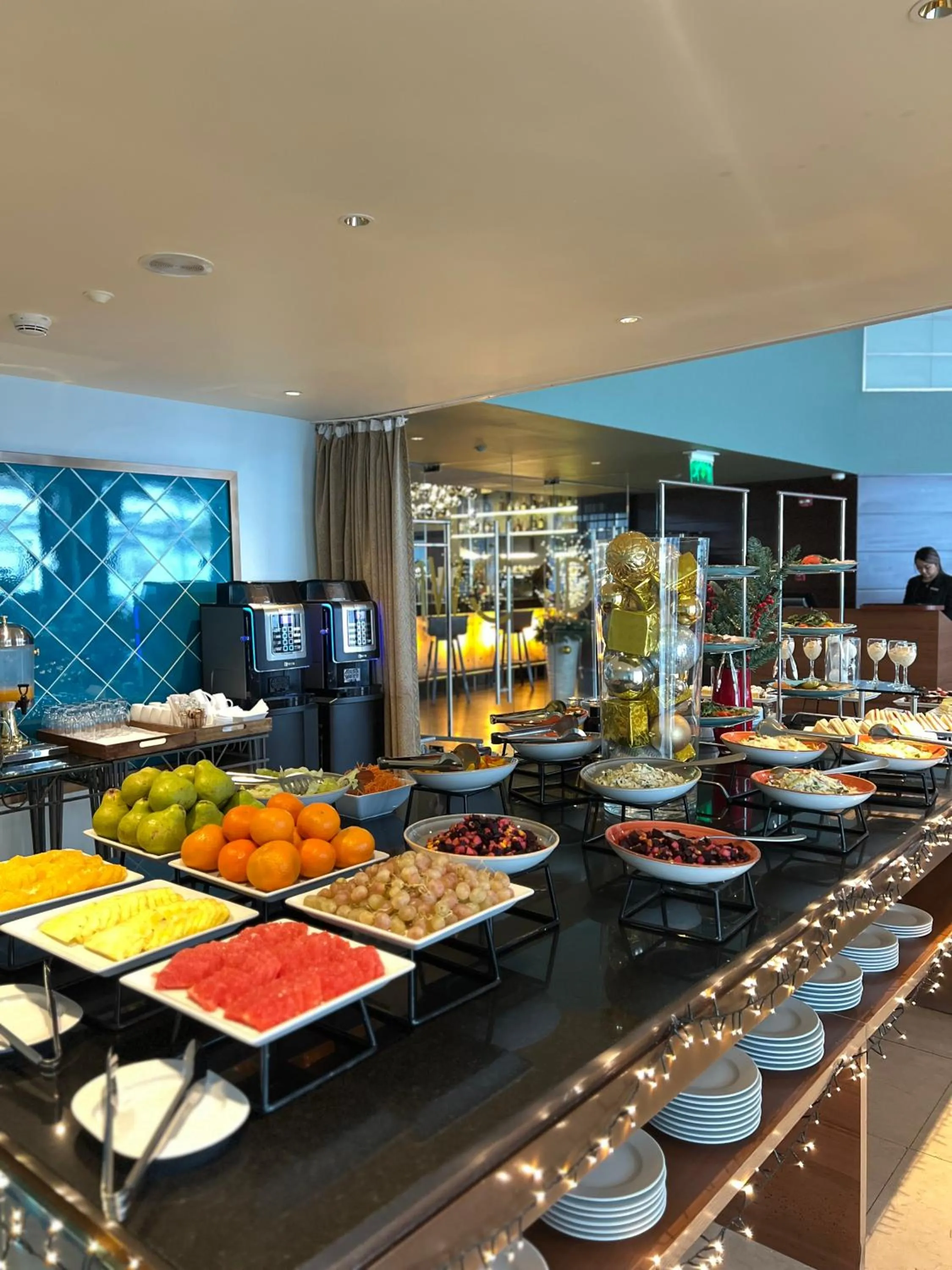 Breakfast in Renaissance by Crystall