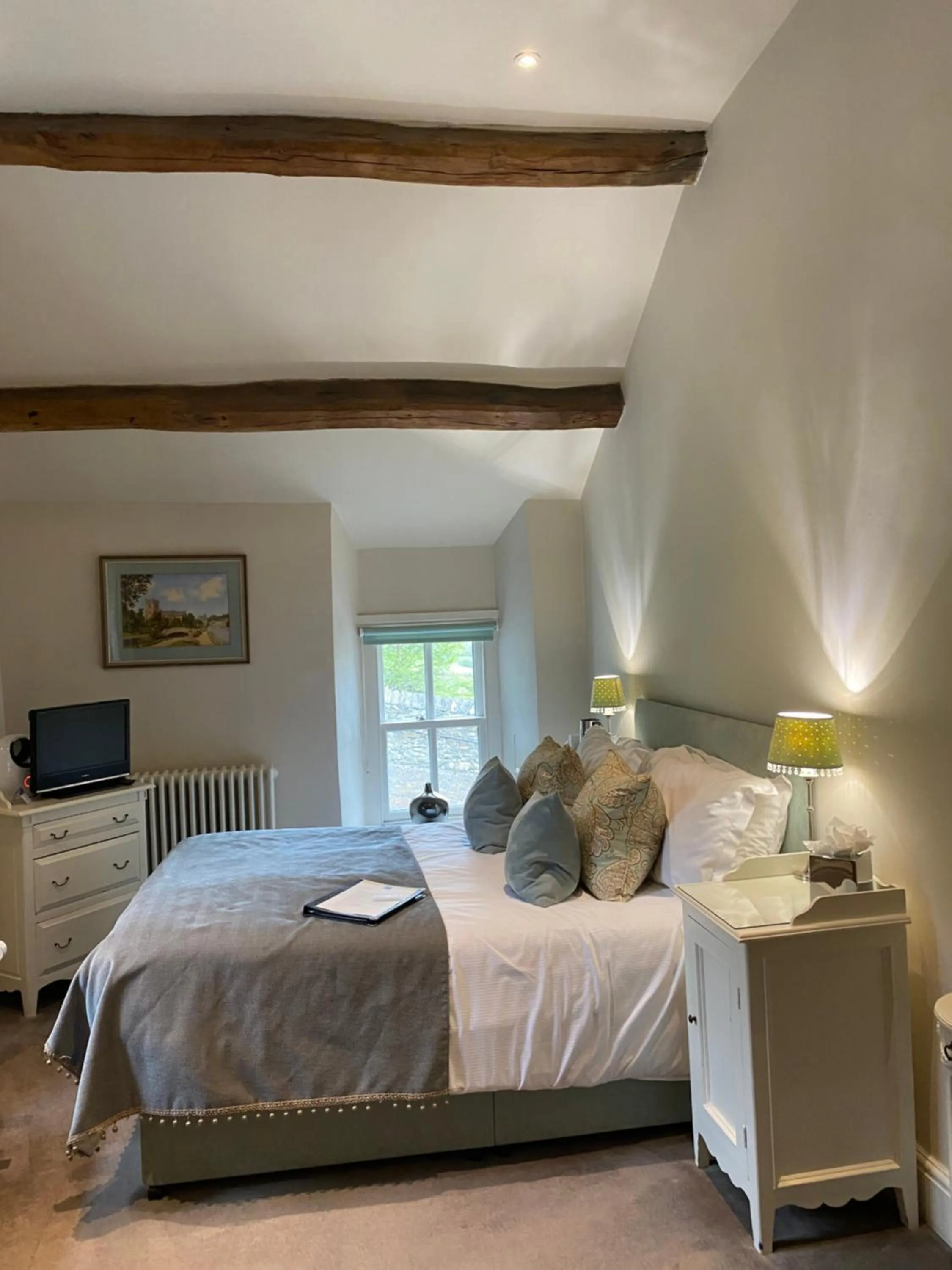 Bed in The Punch Bowl Inn