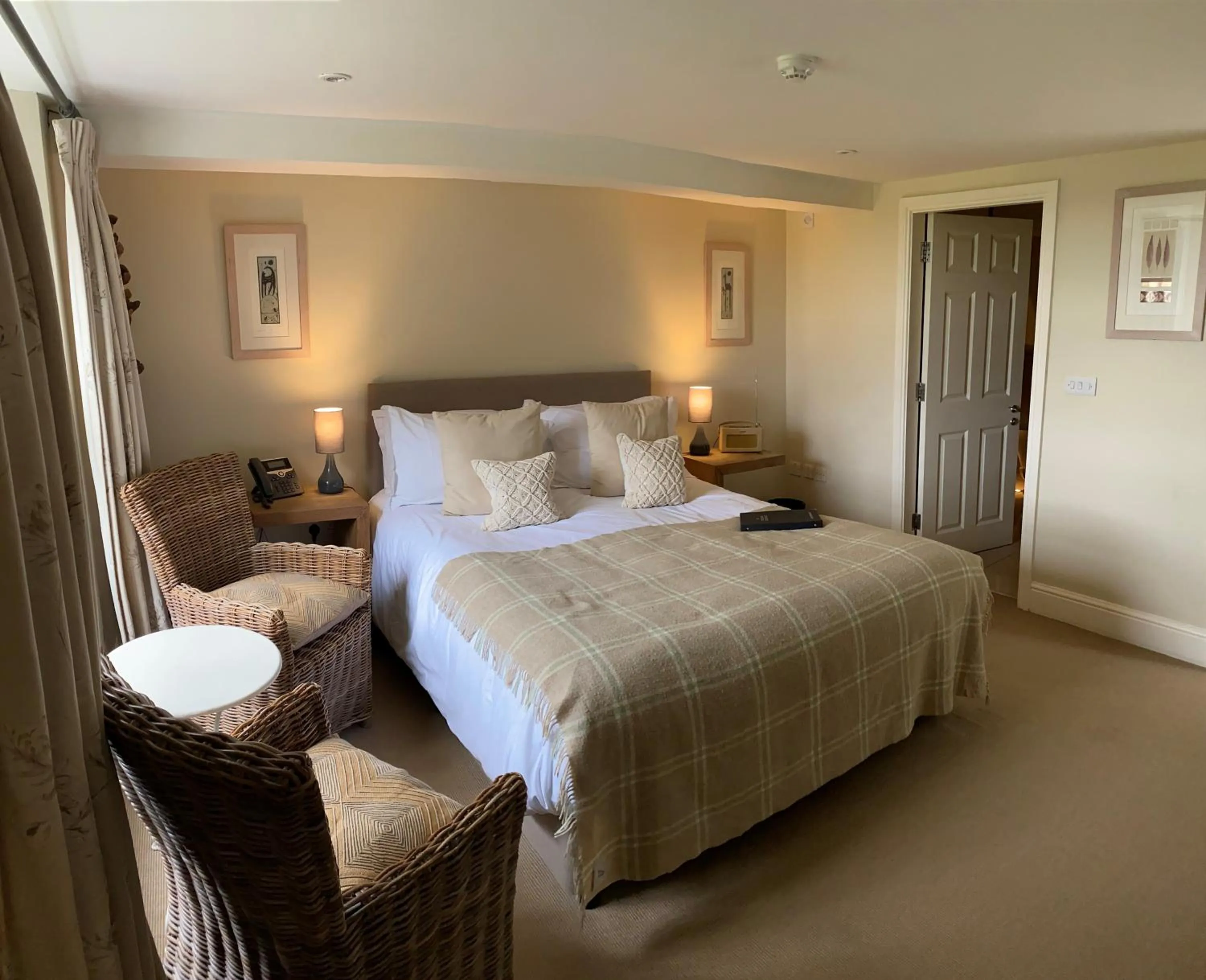 Bed in The Punch Bowl Inn