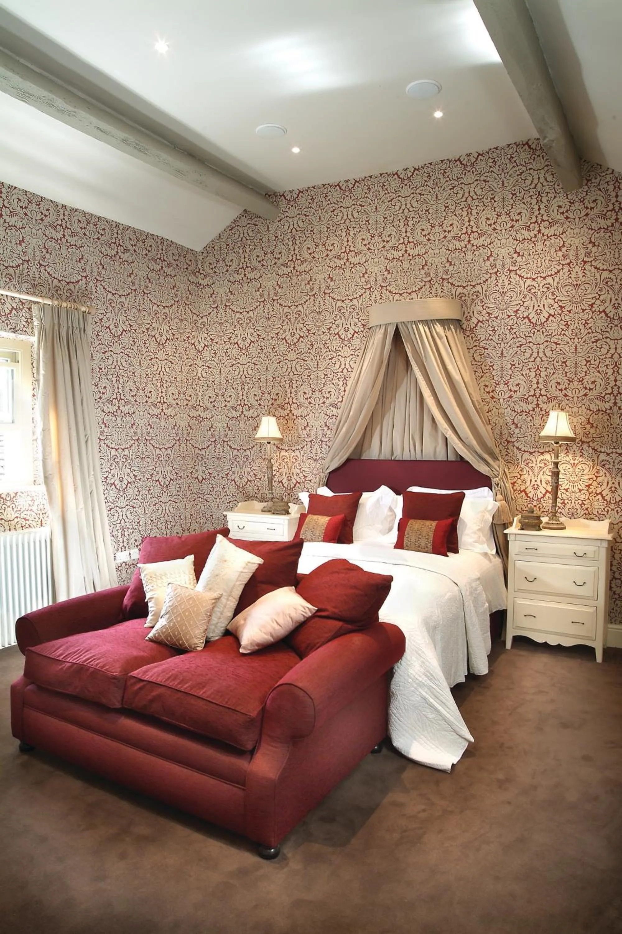 Photo of the whole room, Bed in The Punch Bowl Inn