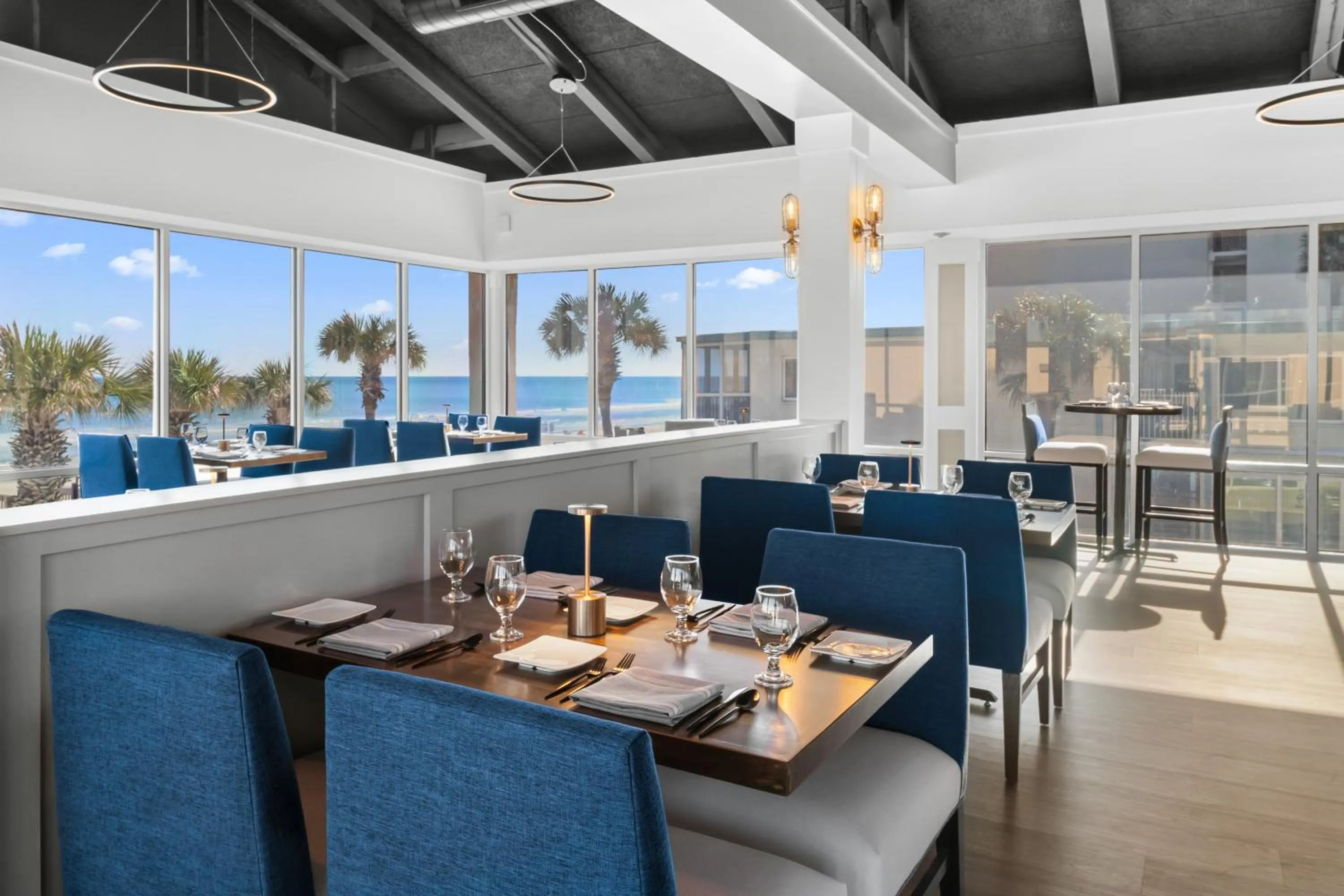 Restaurant/places to eat in Oceanfront Litchfield Inn