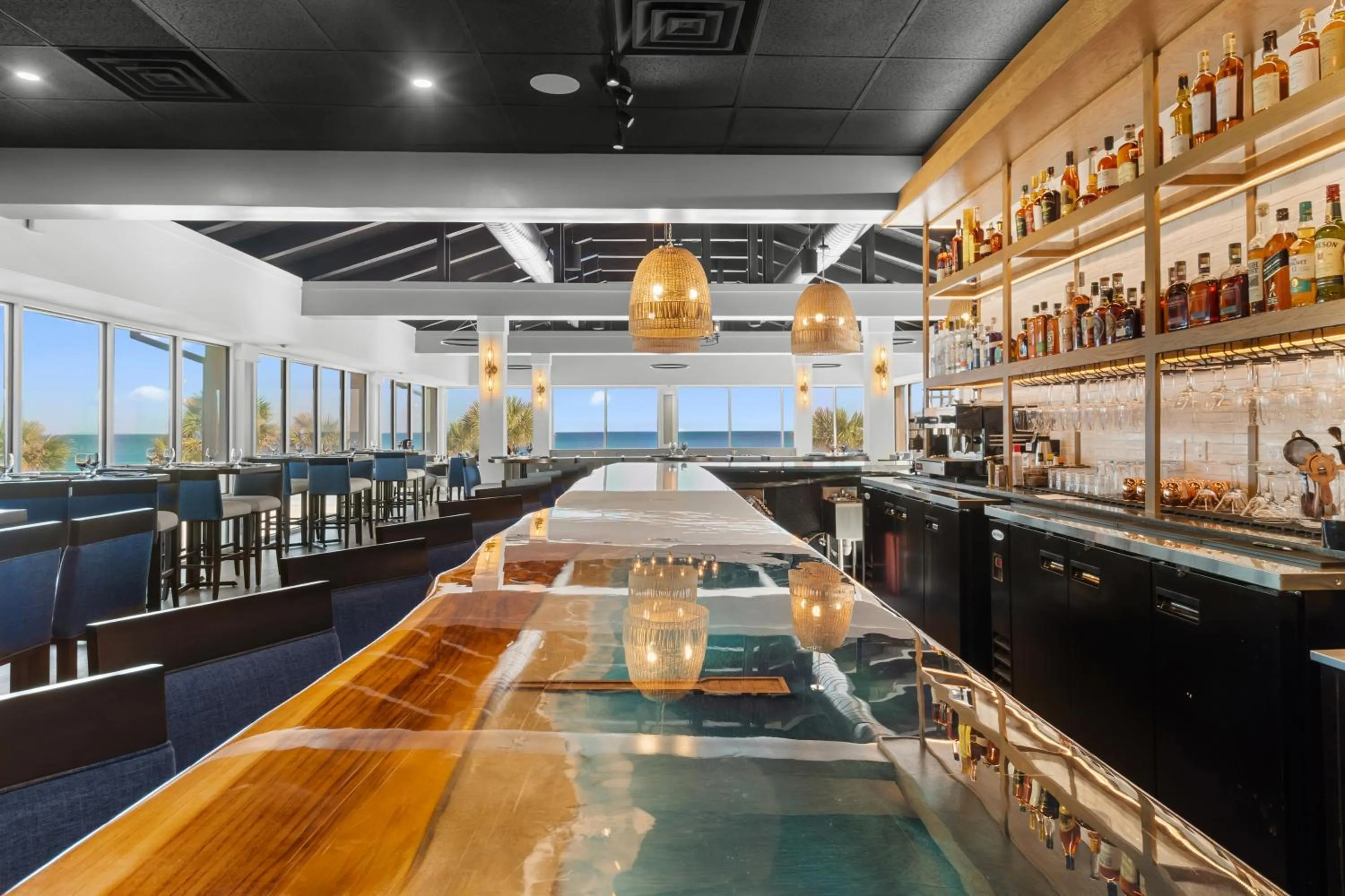 Restaurant/places to eat in Oceanfront Litchfield Inn