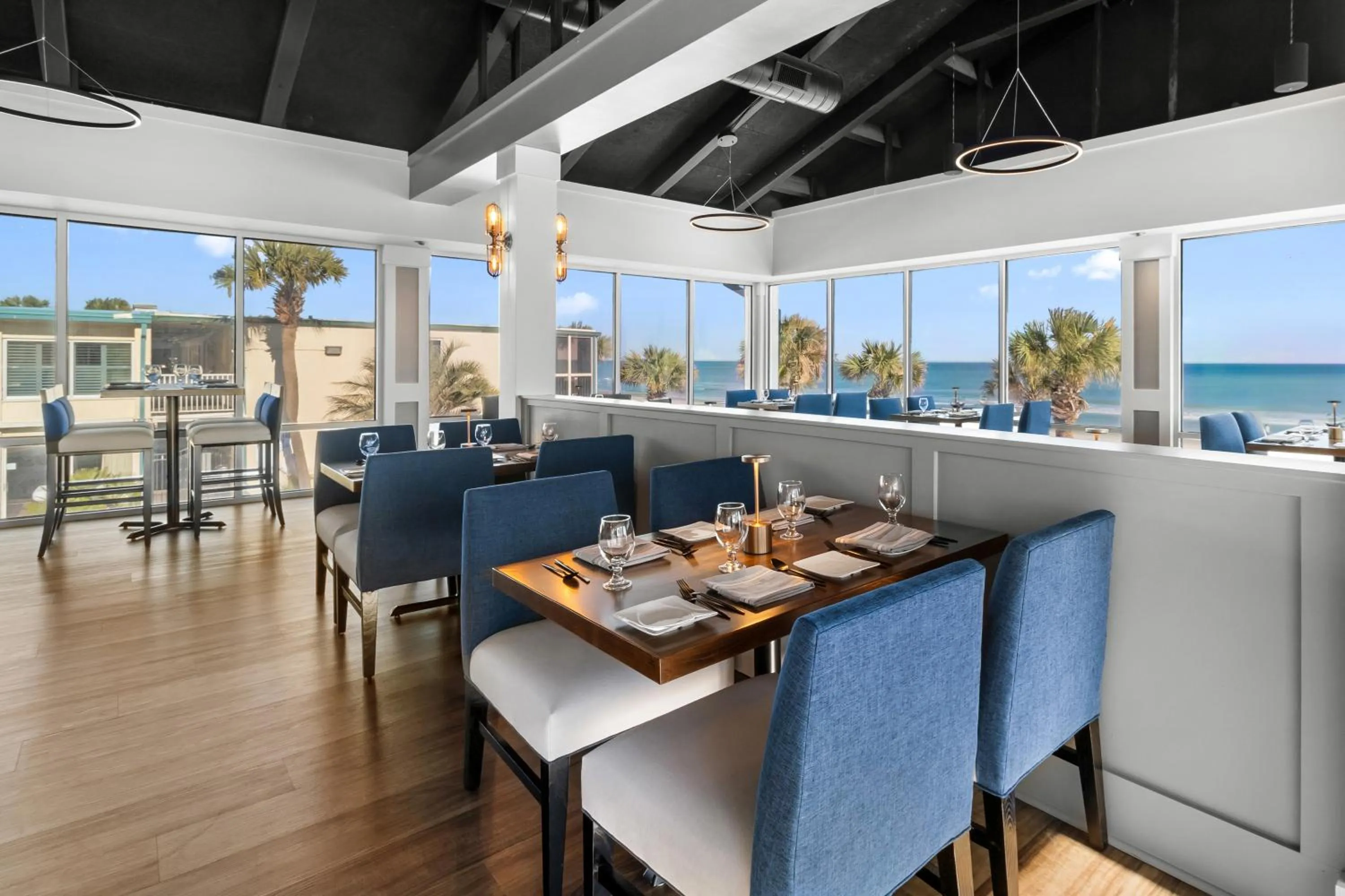 Restaurant/places to eat in Oceanfront Litchfield Inn