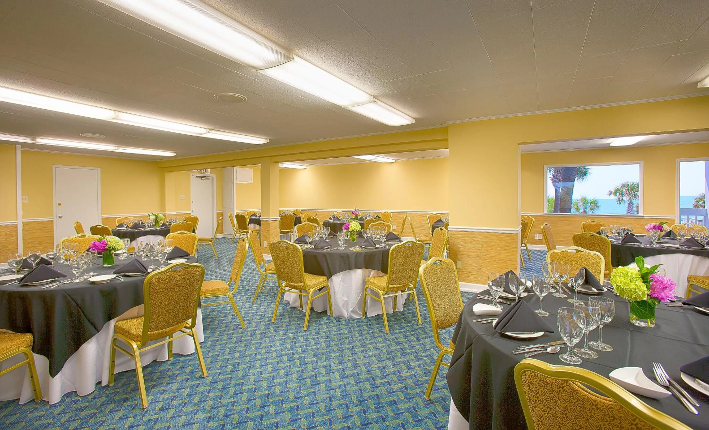 Banquet/Function facilities in Oceanfront Litchfield Inn